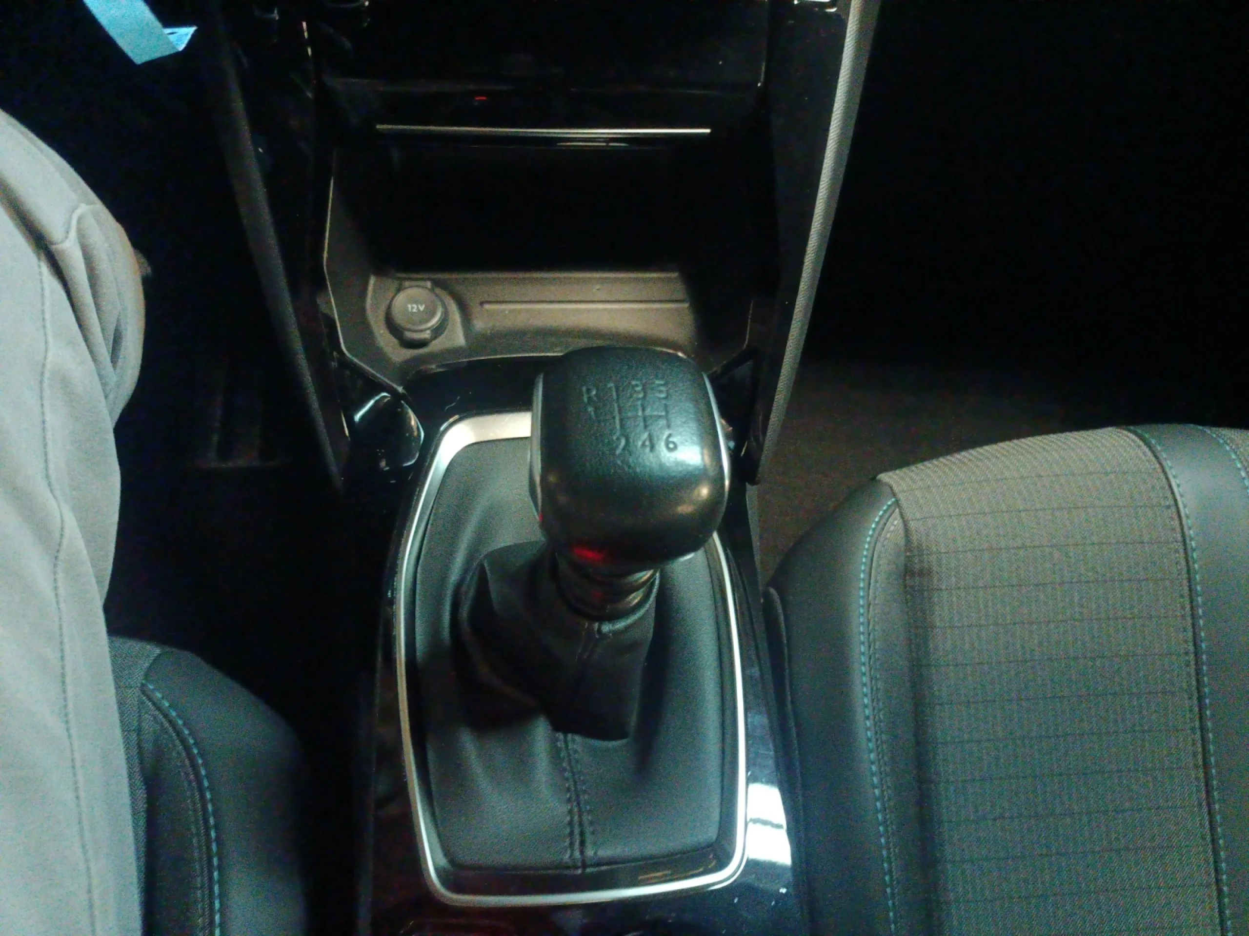 PEUGEOT 2008 ALLURE PACK PURETECH 130 S&S 6 VEL. MAN - Foto 14