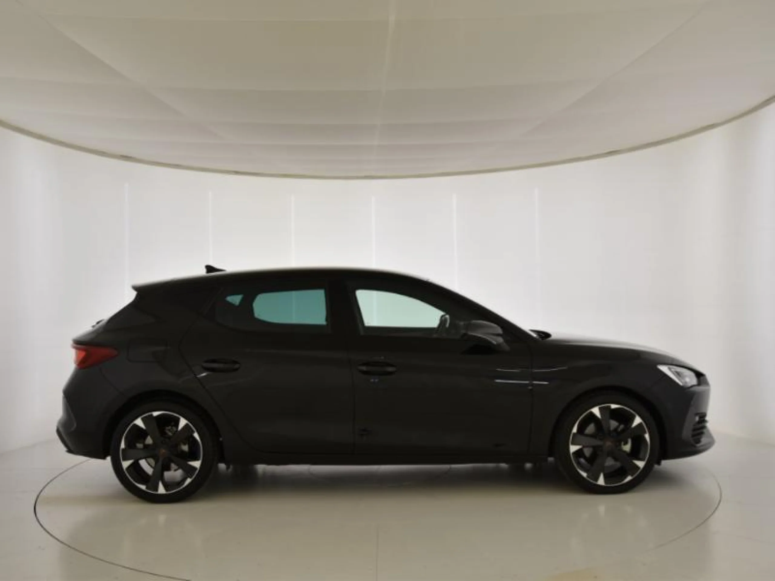 CUPRA LEON 1.5 ETSI 110KW (150CV) DSG - Foto 3