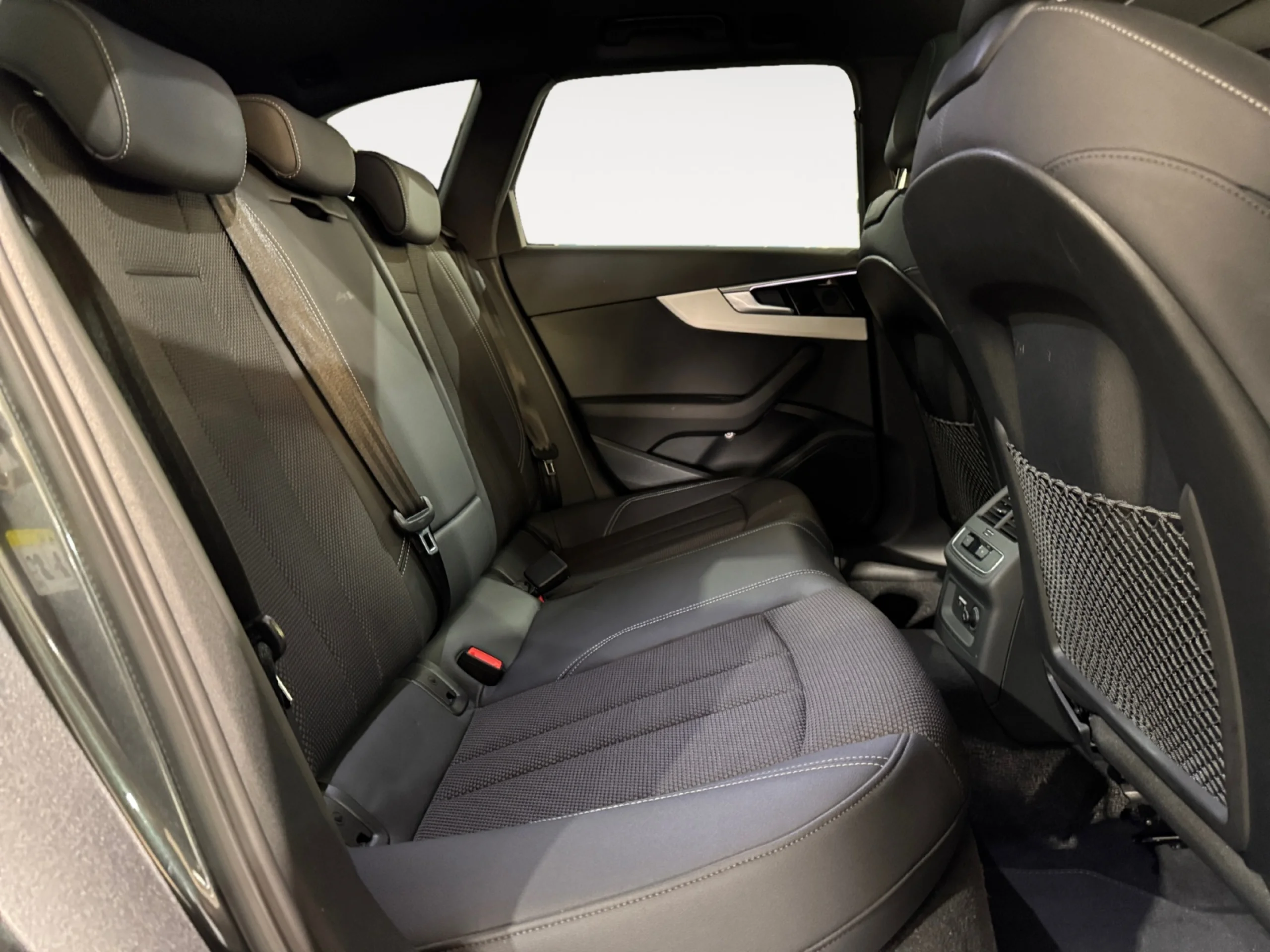 AUDI A4 AVANT S LINE 35 TDI 120KW S TRONIC - Foto 9