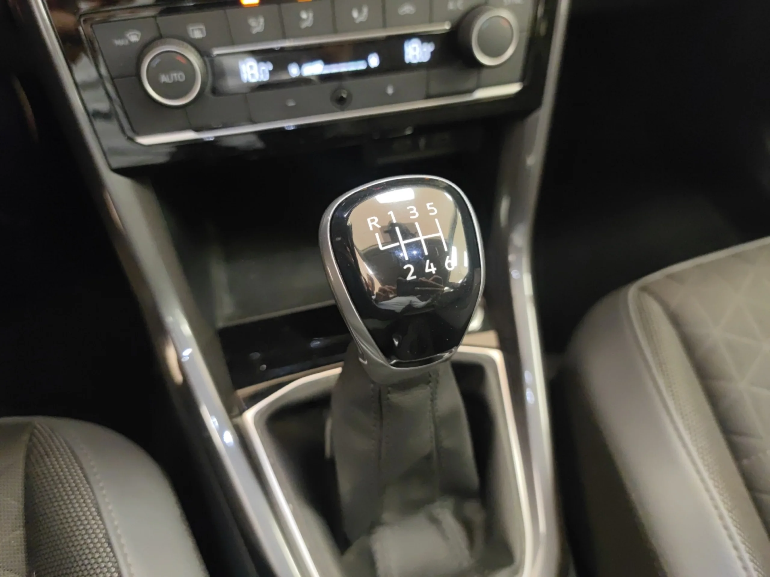 VOLKSWAGEN T CROSS ADVANCE 1.0 TSI 81KW (110CV) - Foto 15