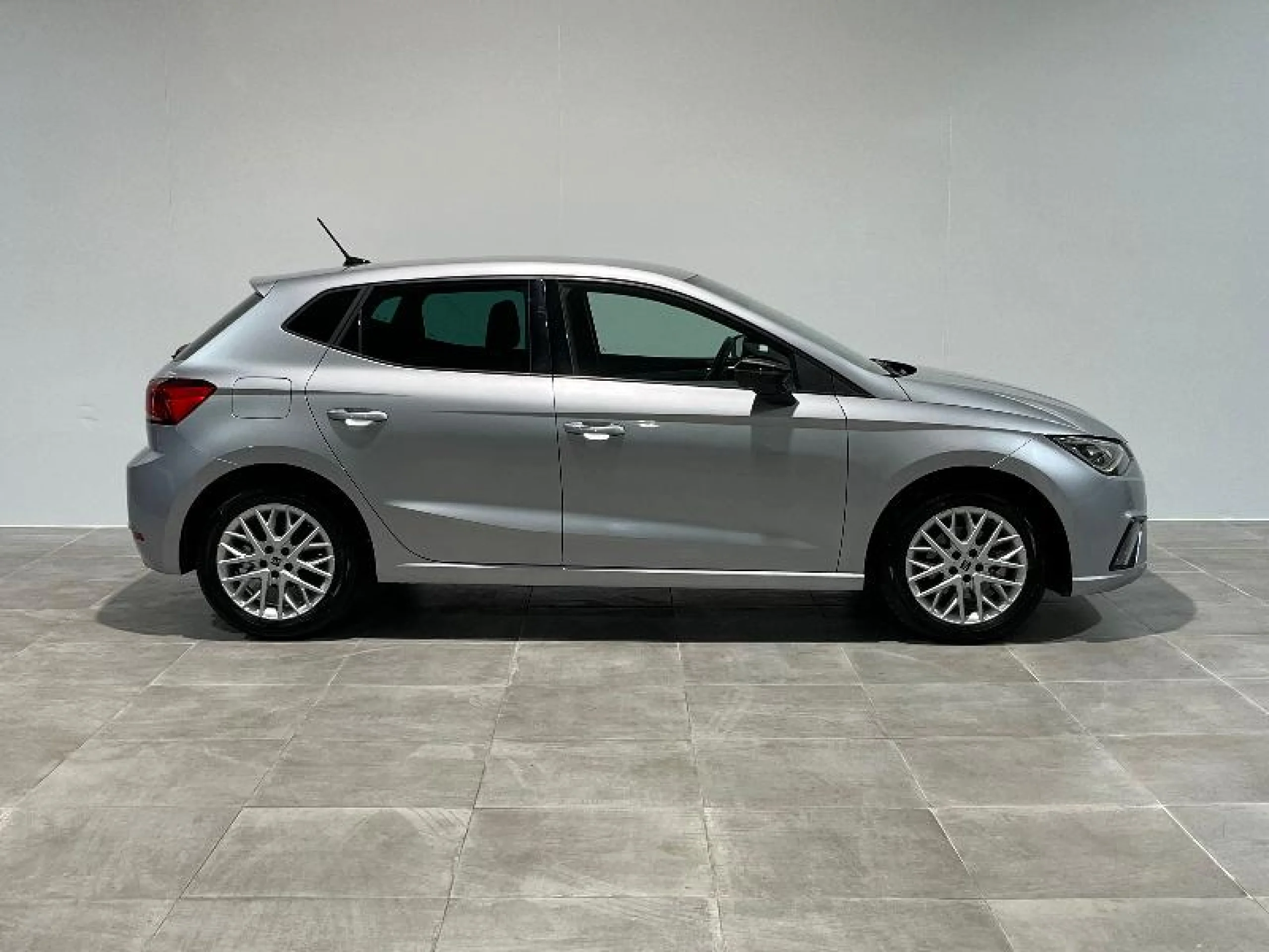 SEAT IBIZA 1.0 TSI 81KW (110CV) SPECIAL EDITION - Foto 4