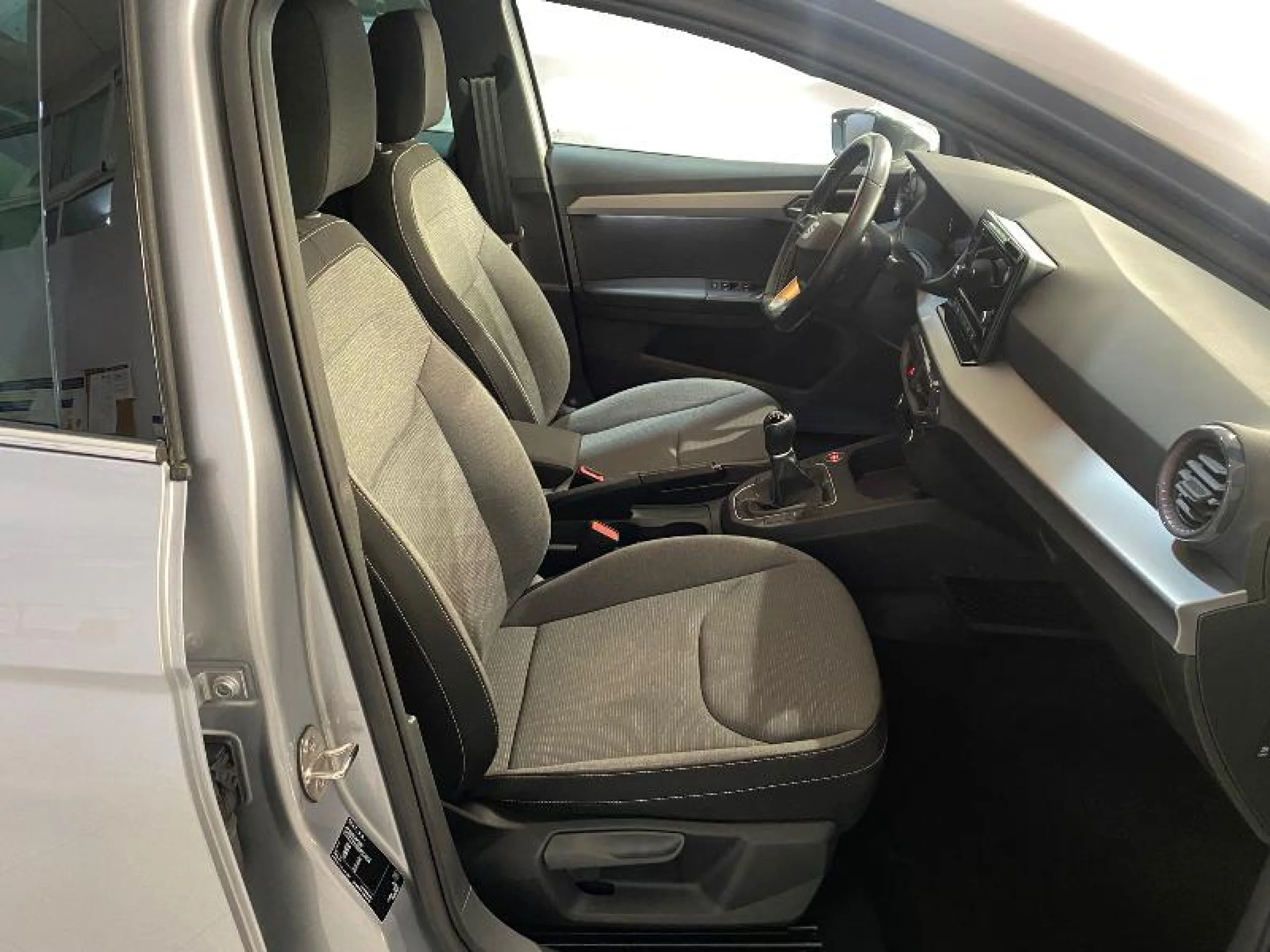 SEAT IBIZA 1.0 TSI 81KW (110CV) SPECIAL EDITION - Foto 6