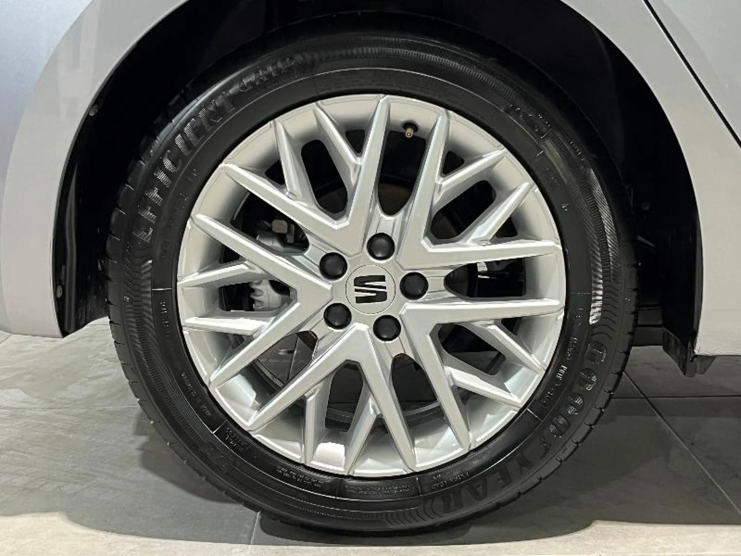 SEAT IBIZA 1.0 TSI 81KW (110CV) SPECIAL EDITION - Foto 9