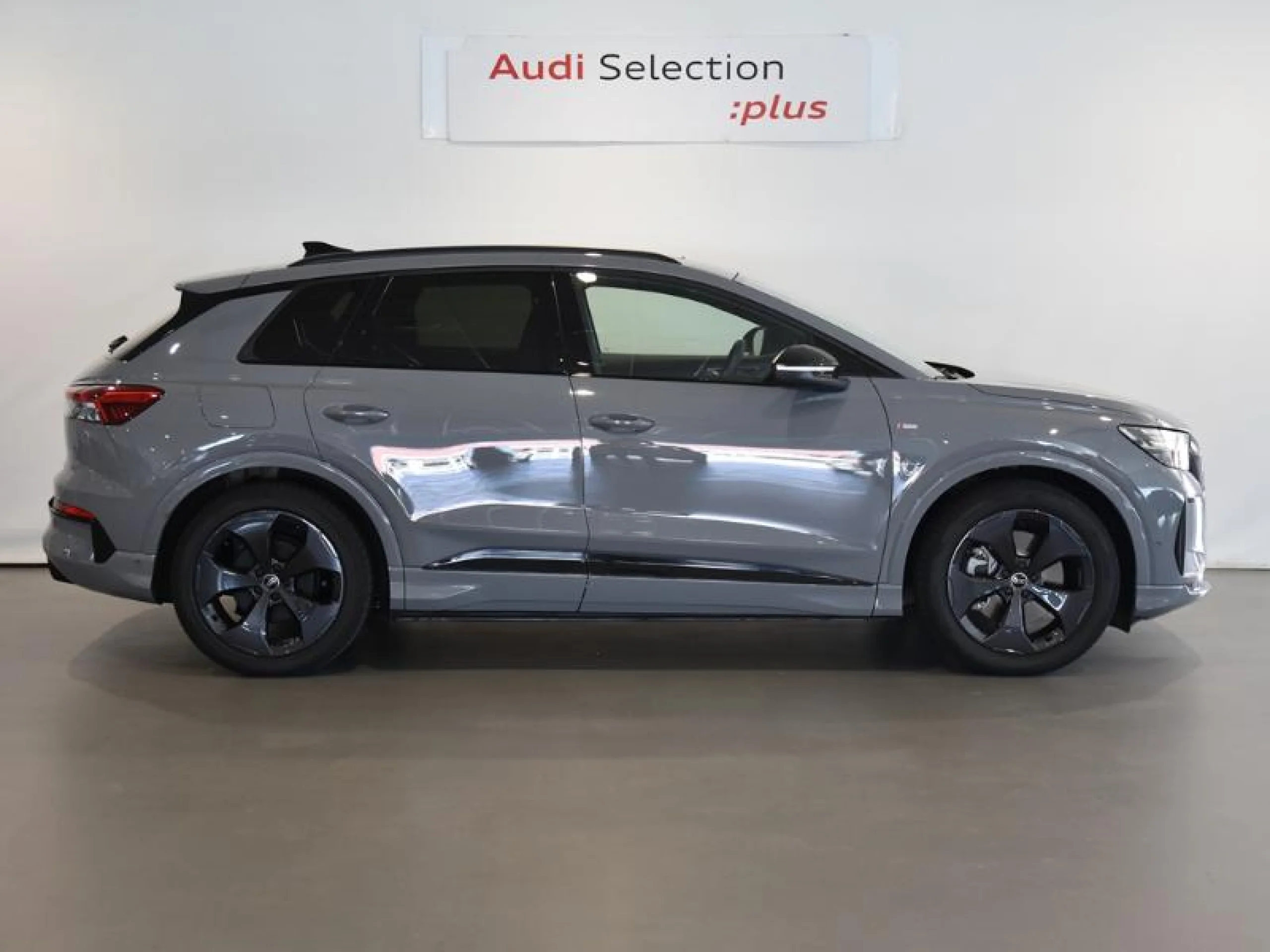 AUDI Q4 E TRON BLACK LINE EDITION 45 E TRON 210KW 82KWH - Foto 3