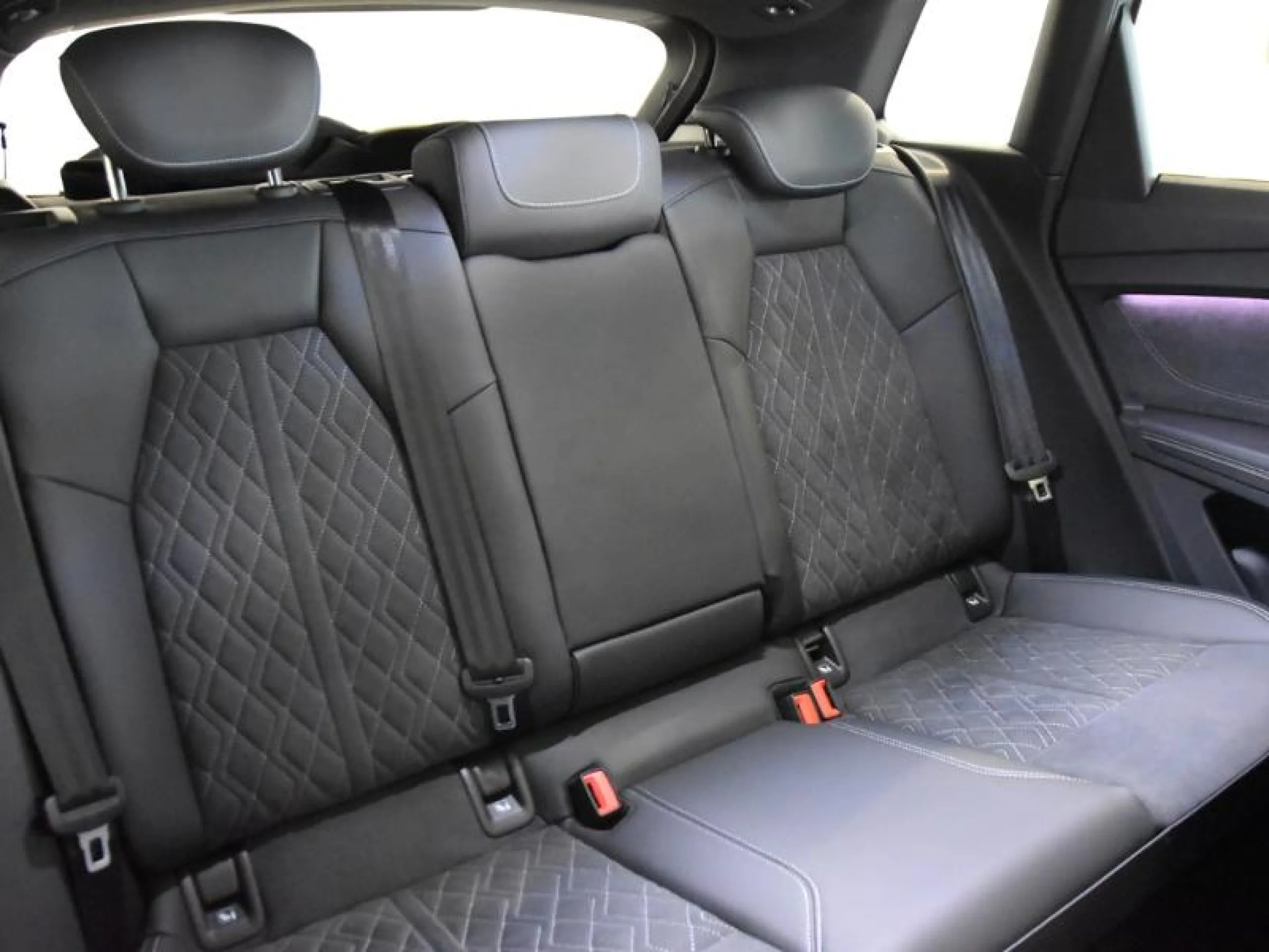 AUDI Q4 E TRON BLACK LINE EDITION 45 E TRON 210KW 82KWH - Foto 5