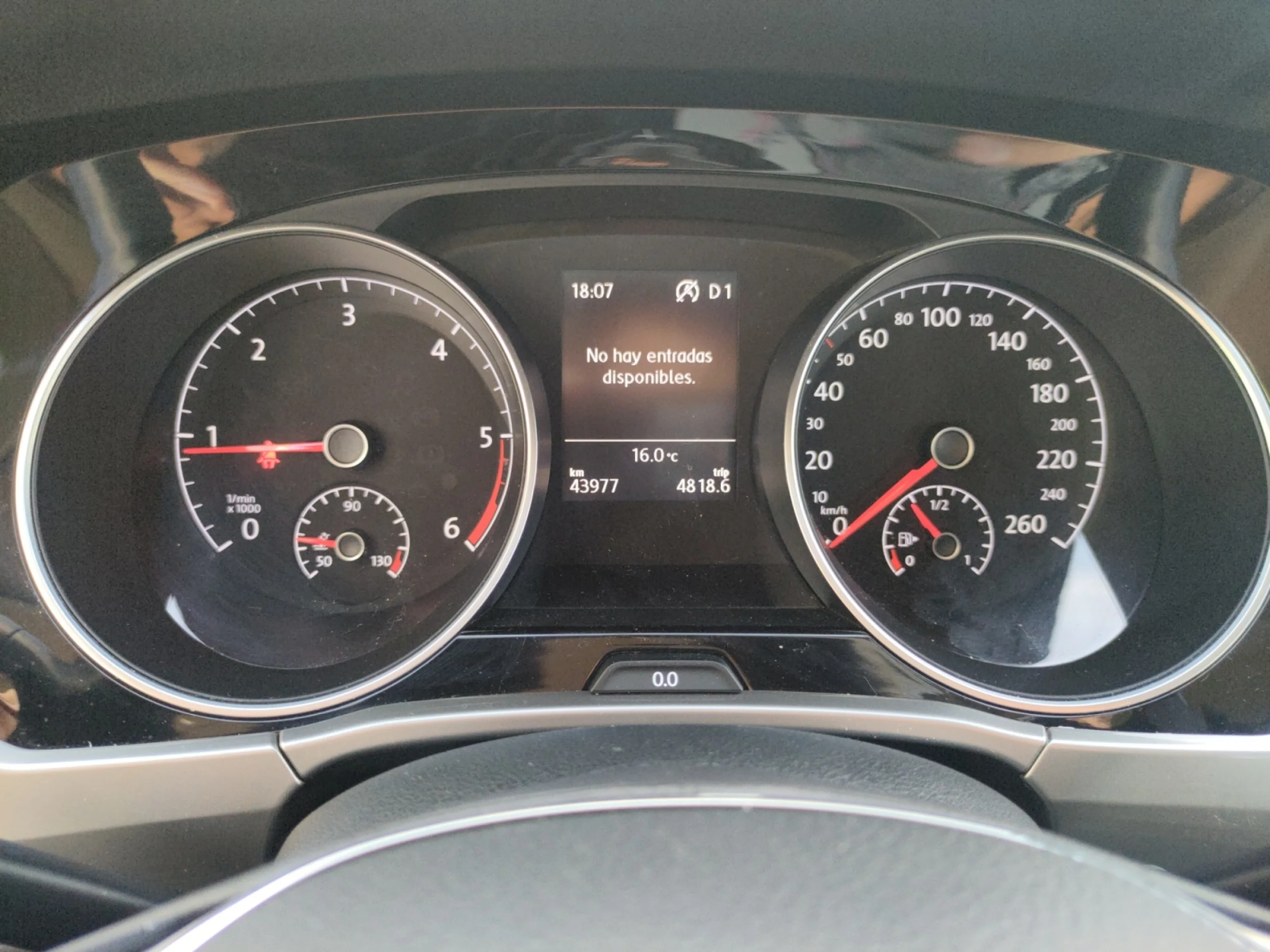 VOLKSWAGEN TOURAN BUSINESS 2.0 TDI 85KW (115CV) DSG - Foto 10