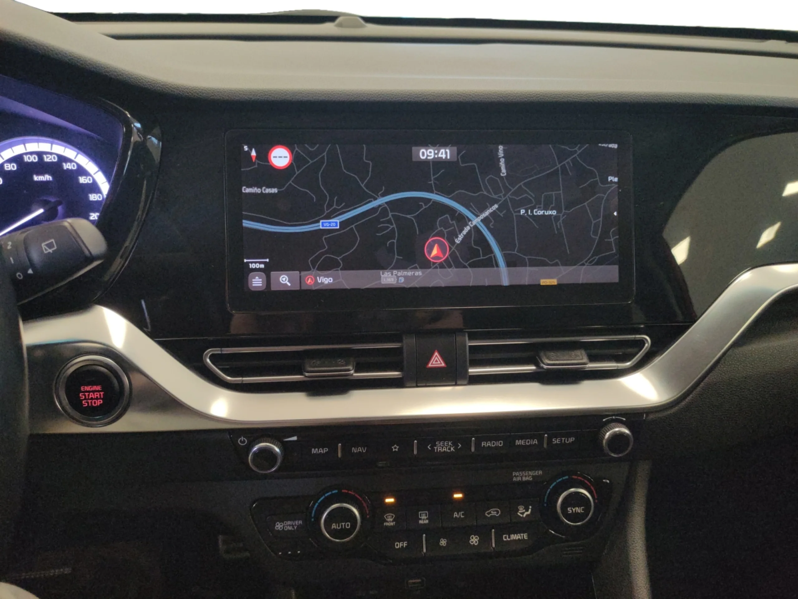 KIA Niro 1.6 GDI HÍBRIDO 104KW (141CV) EMOTION - Foto 9