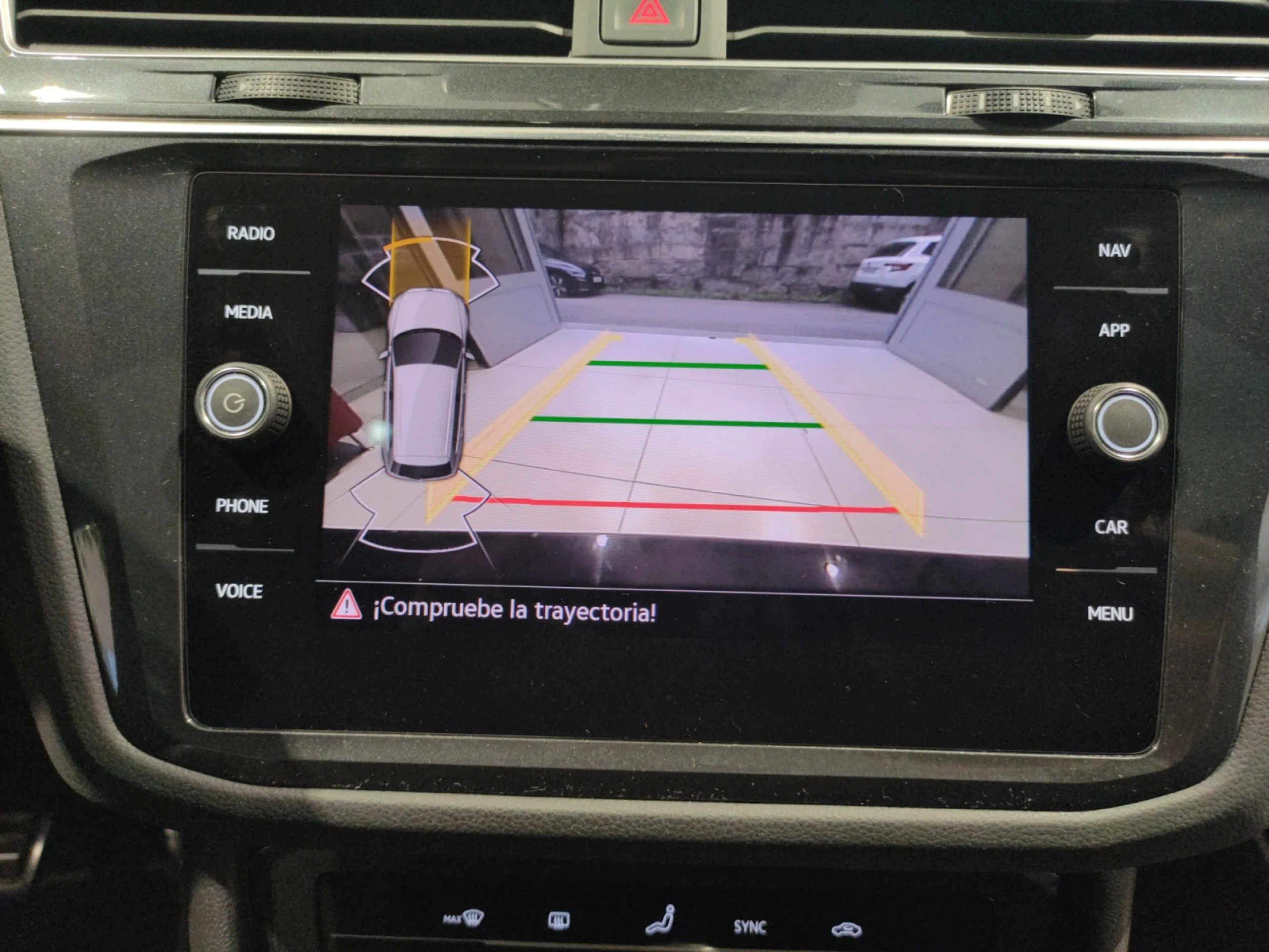 VOLKSWAGEN TIGUAN R LINE 2.0 TDI 110KW (150CV) - Foto 14