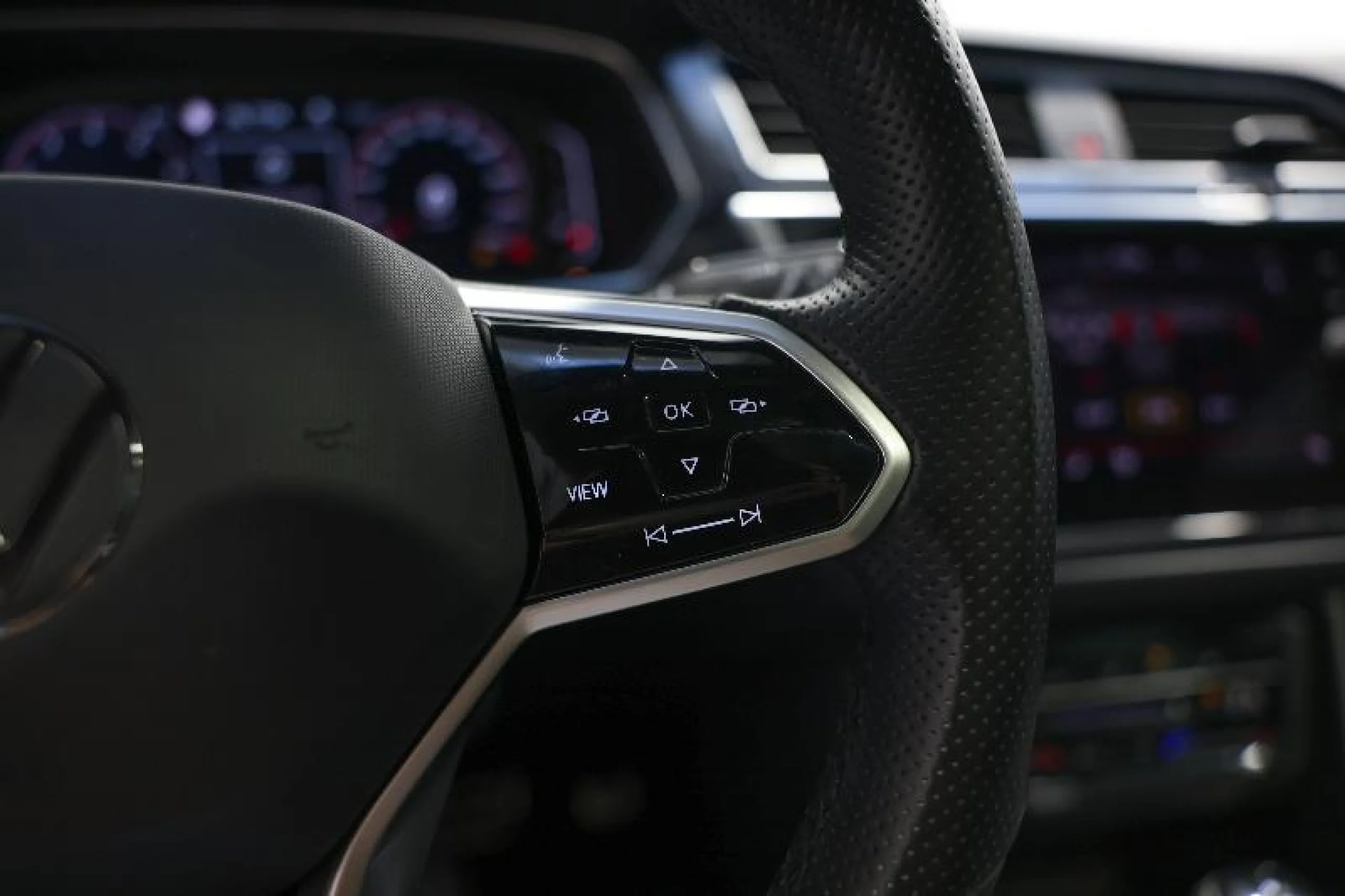 VOLKSWAGEN TIGUAN R LINE 1.5 TSI 110KW (150CV) DSG - Foto 23