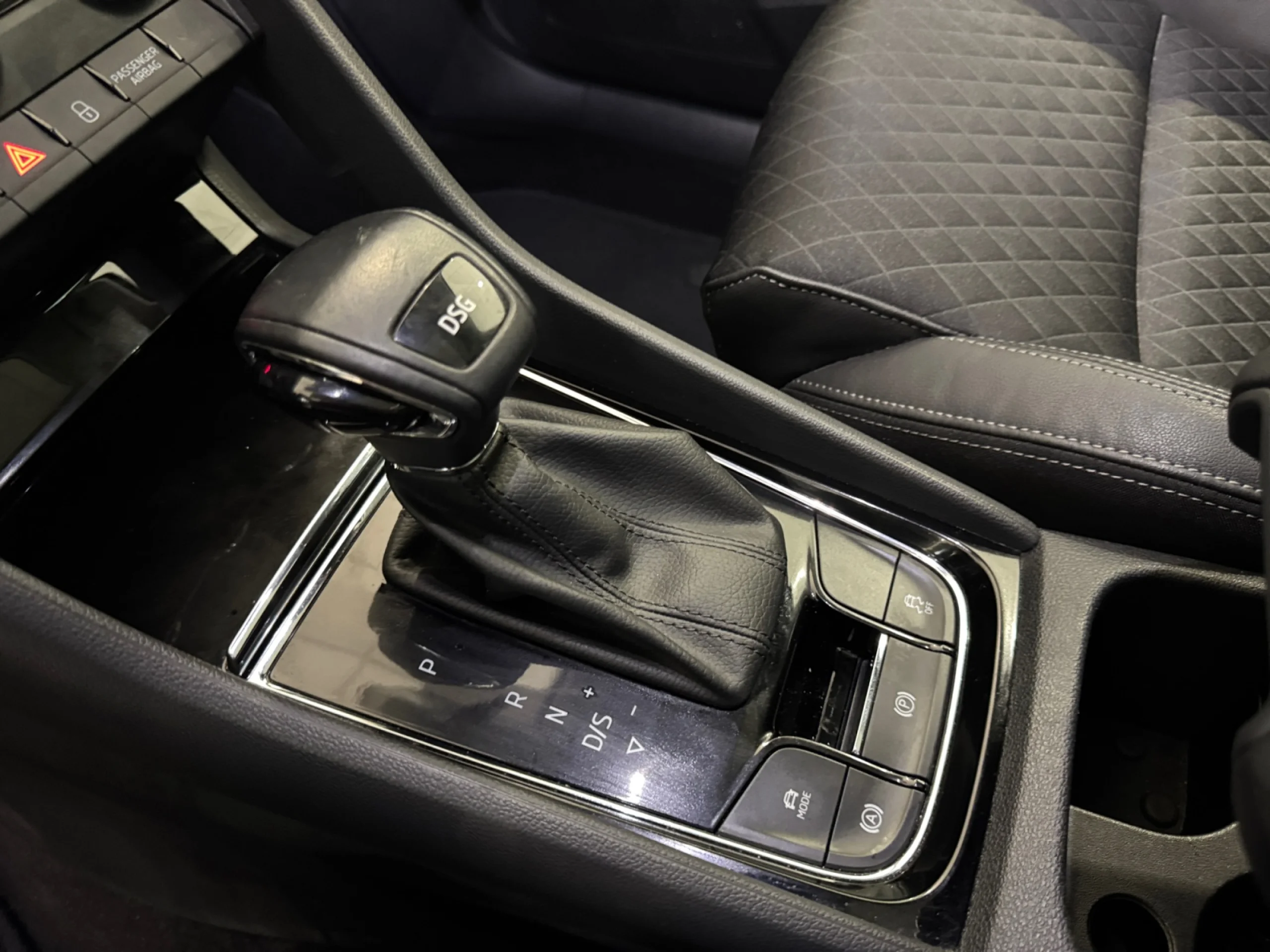 SKODA KAROQ 1.5 TSI 110KW (150CV) DSG ACT STYLE - Foto 17