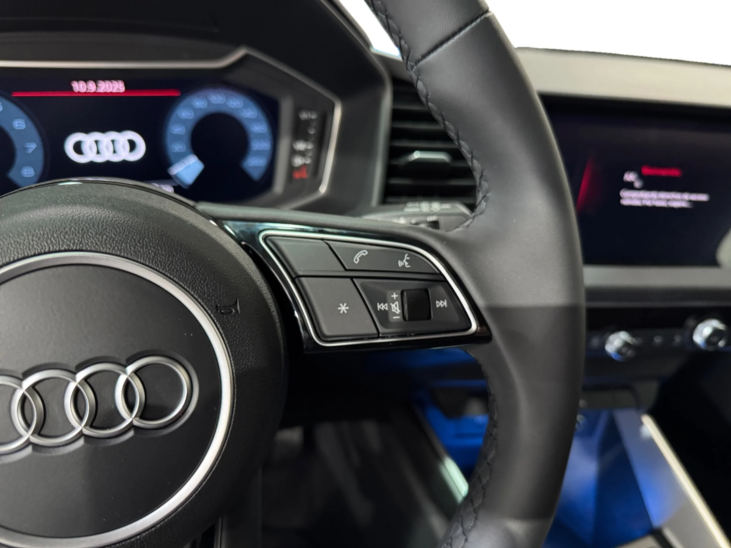 AUDI A1 SPORTBACK ADRENALIN 30 TFSI 85KW (116CV) - Foto 12