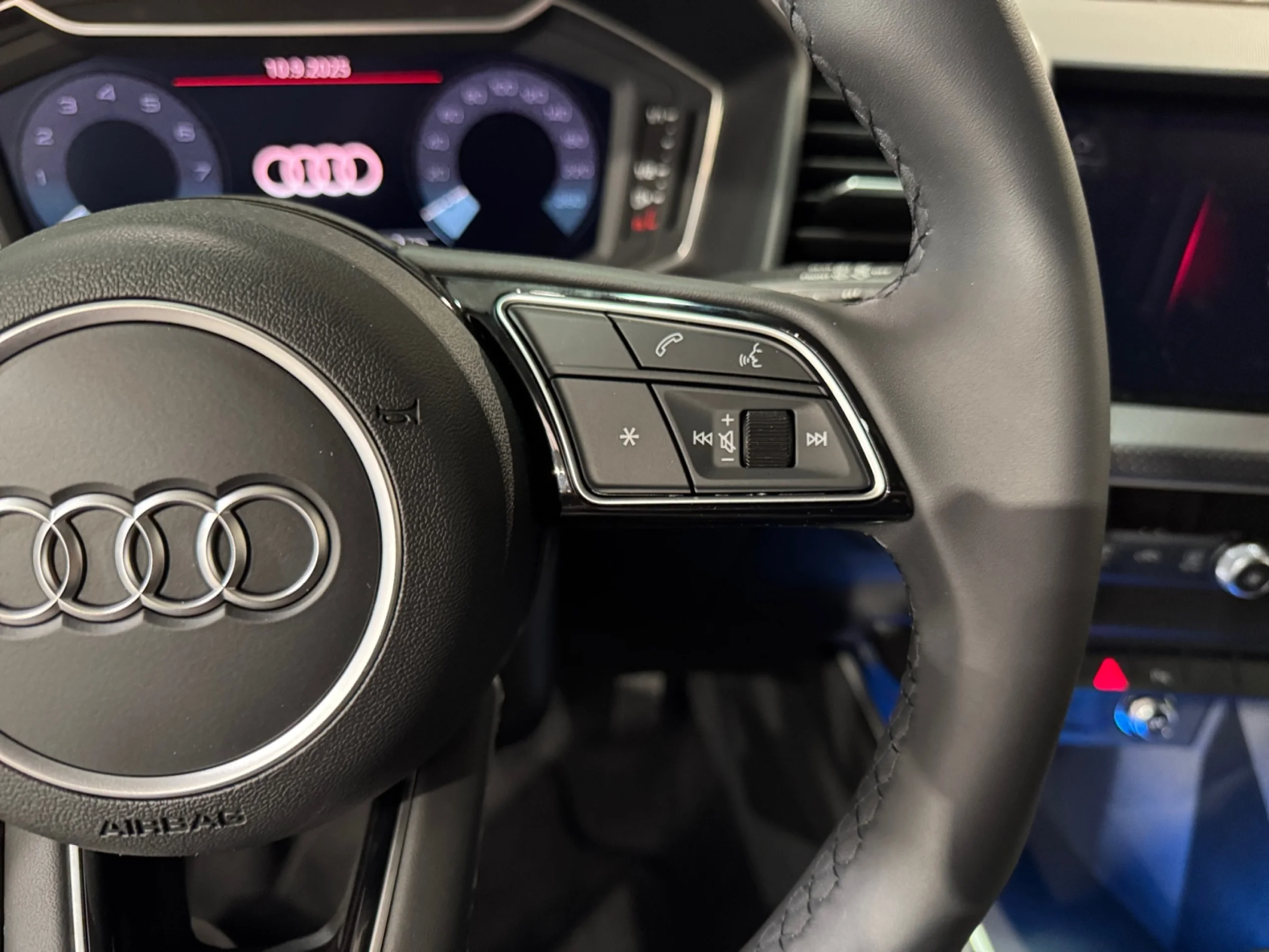 AUDI A1 SPORTBACK ADRENALIN 30 TFSI 85KW (116CV) - Foto 13