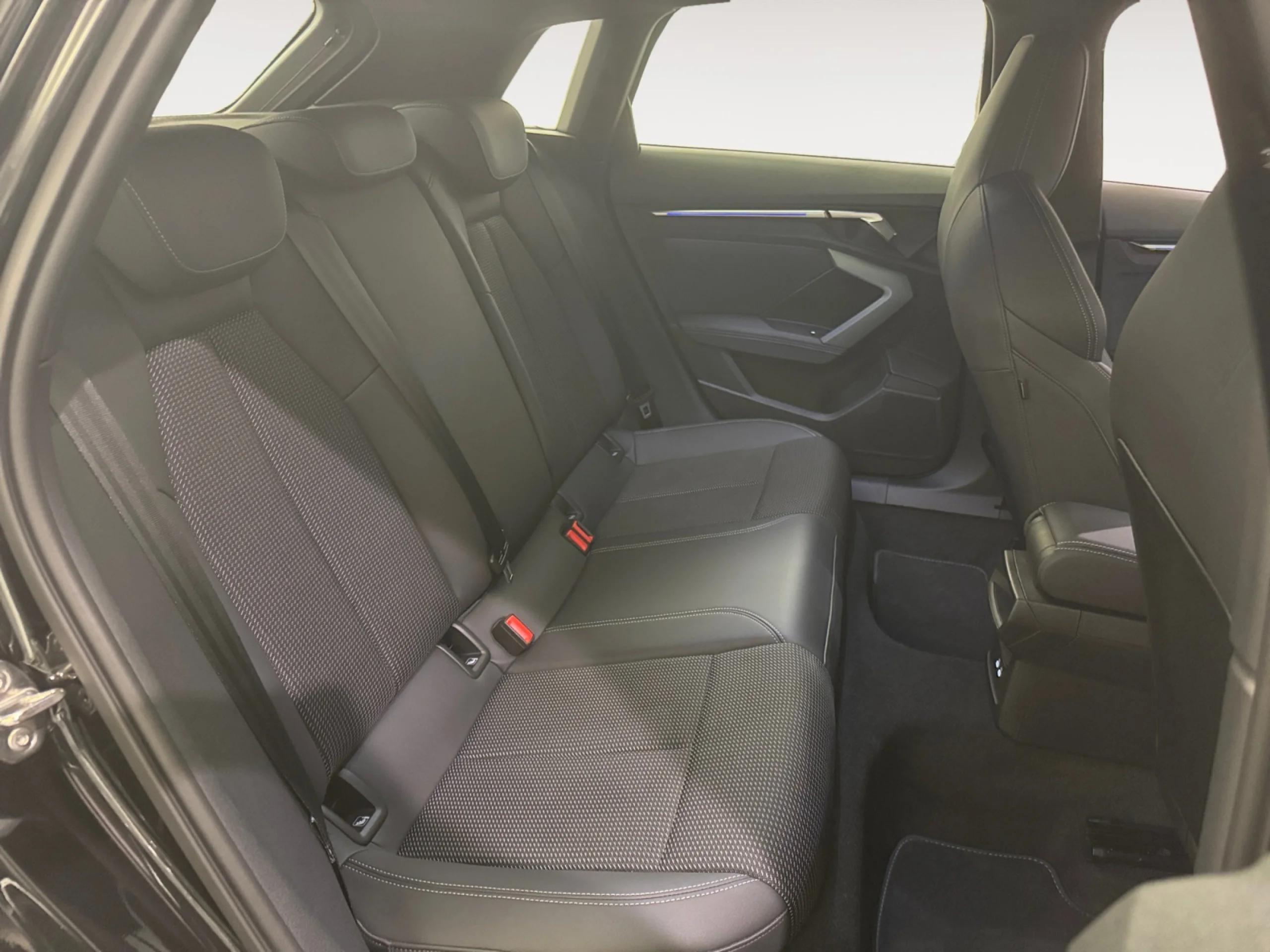 AUDI A3 SPORTBACK S LINE 40 TFSI E 150KW S TRON - Foto 4