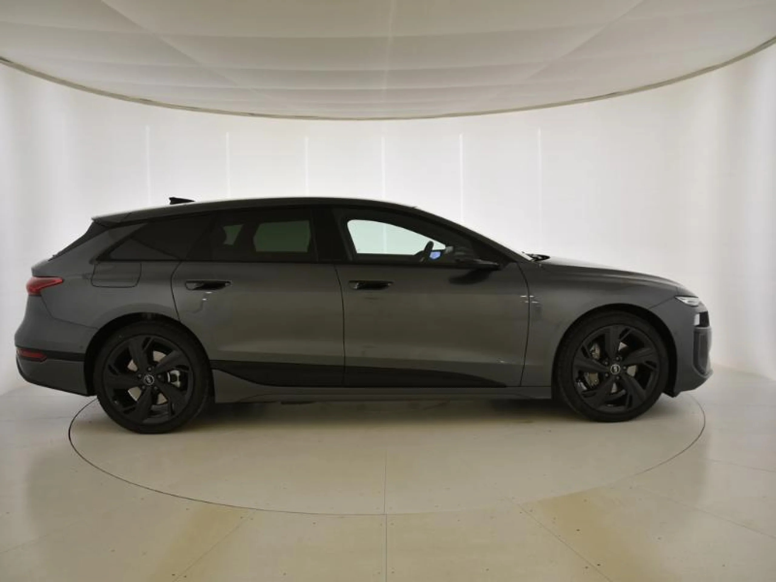 AUDI A6 E TRON AVANT BLACK LINE E TRON - Foto 3