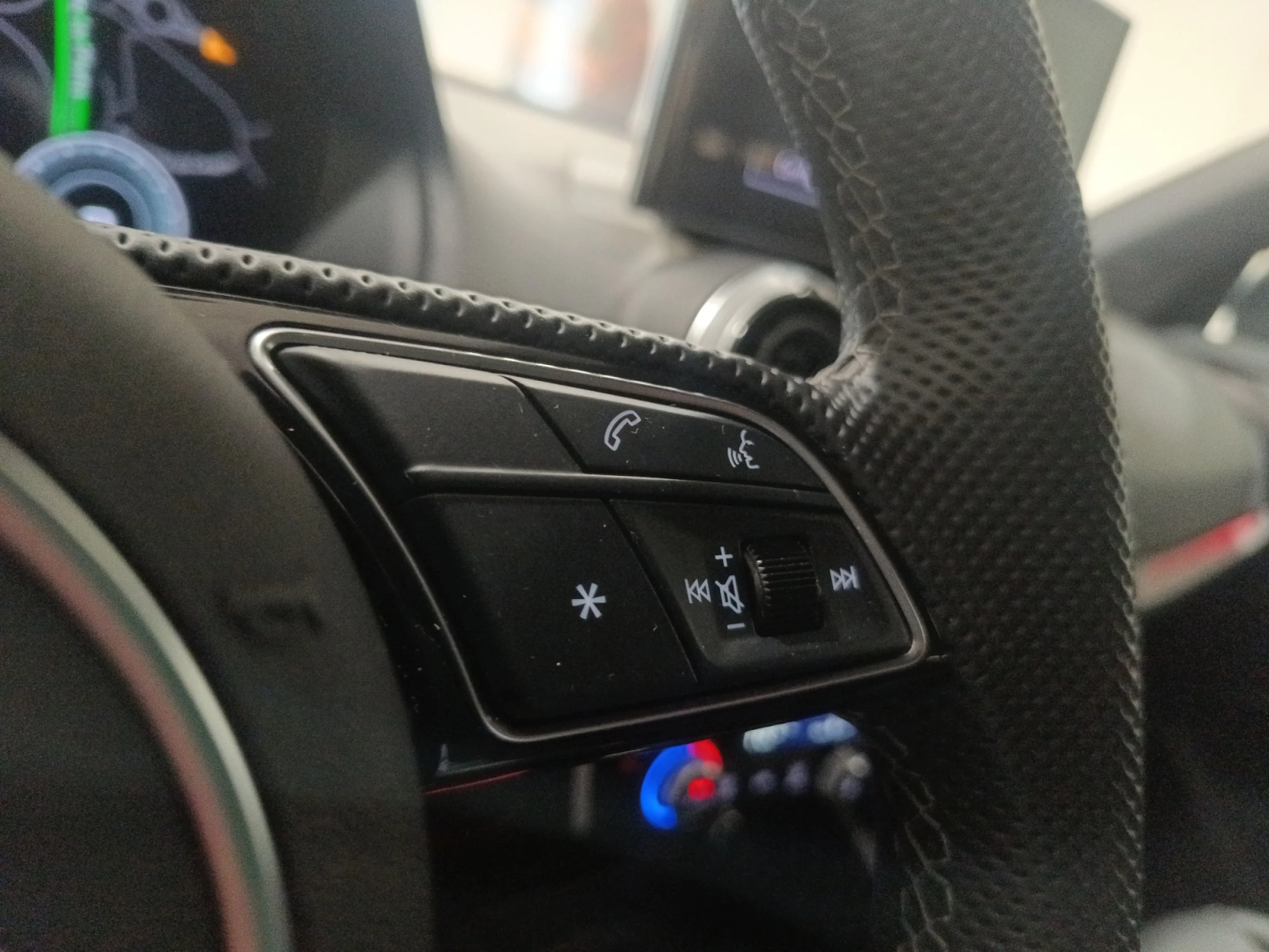 AUDI Q2 ADRENALIN EDITION 35 TDI 110KW S TRONIC - Foto 13