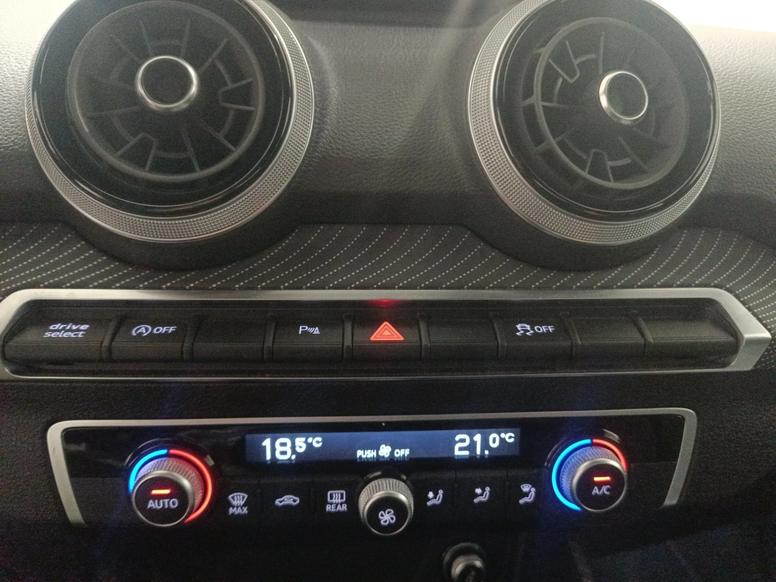 AUDI Q2 ADRENALIN EDITION 35 TDI 110KW S TRONIC - Foto 16