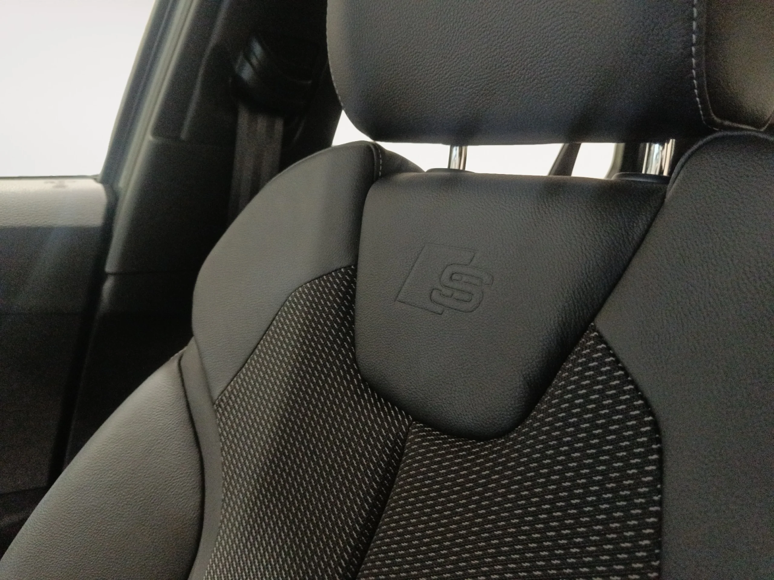 AUDI Q2 ADRENALIN EDITION 35 TDI 110KW S TRONIC - Foto 18