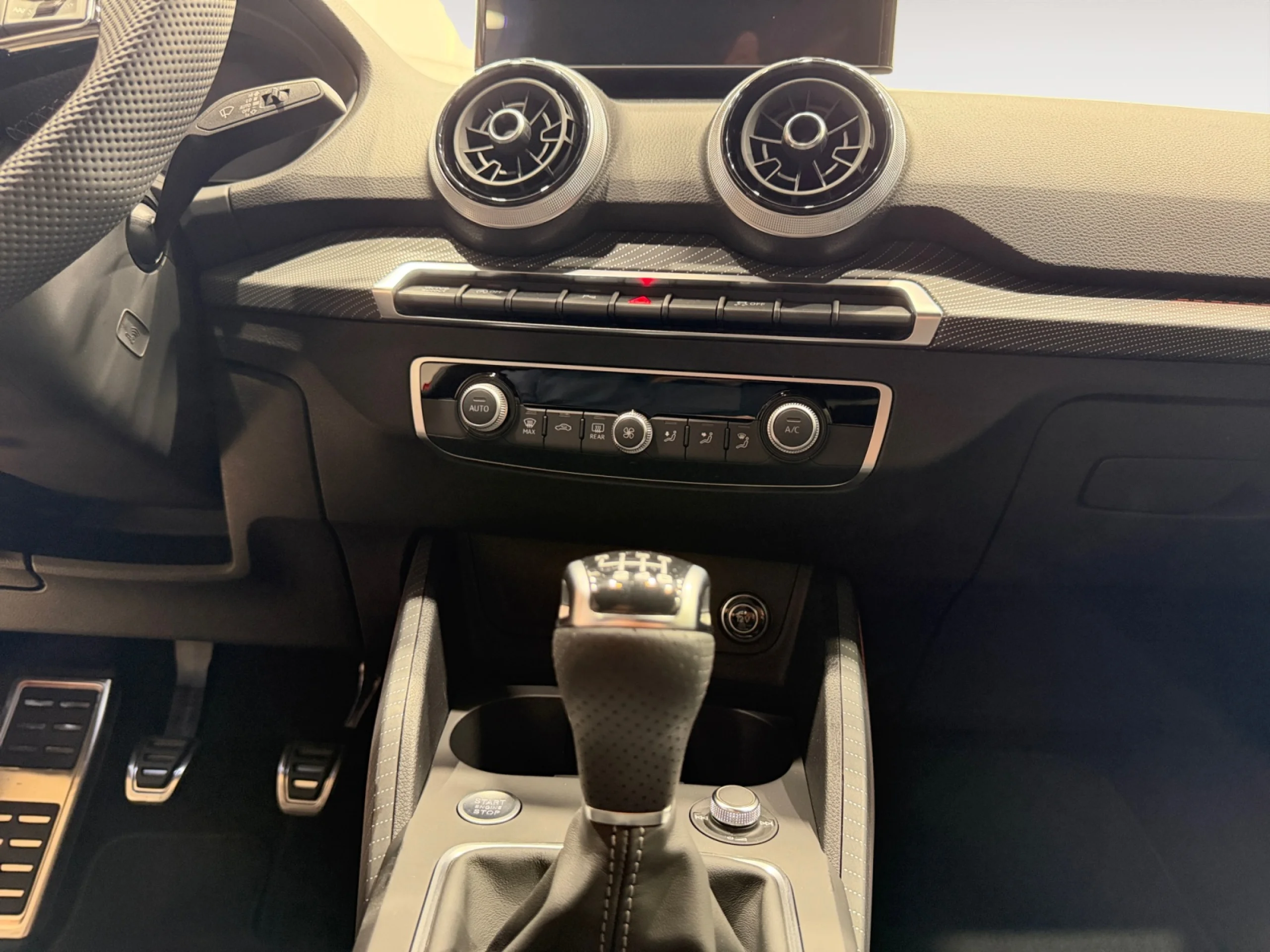 AUDI Q2 ADRENALIN BLACK EDIT 30 TDI 85KW (116CV) - Foto 14