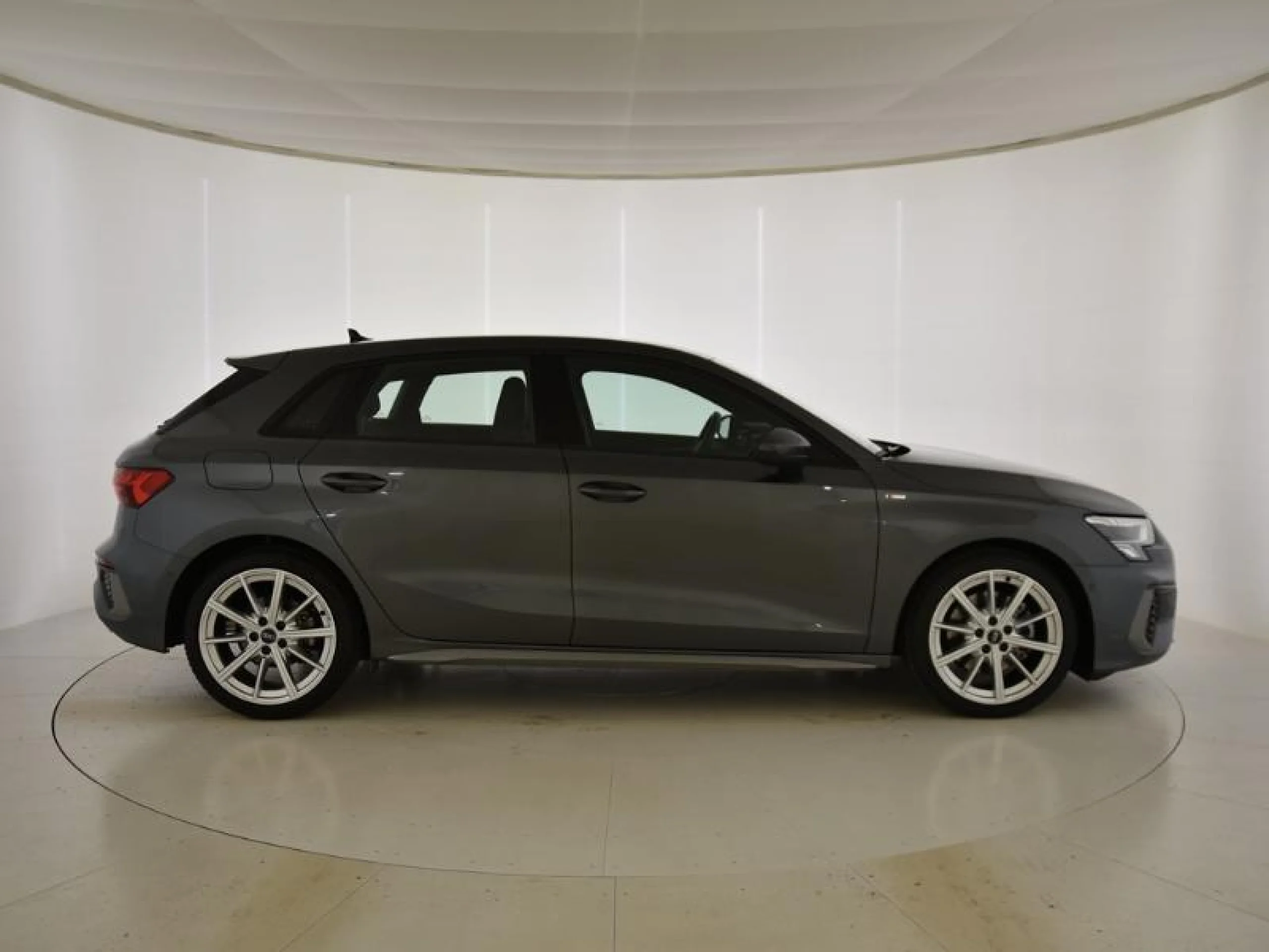 AUDI A3 SPORTBACK GENUINE EDITION 35 TFSI 110KW - Foto 3