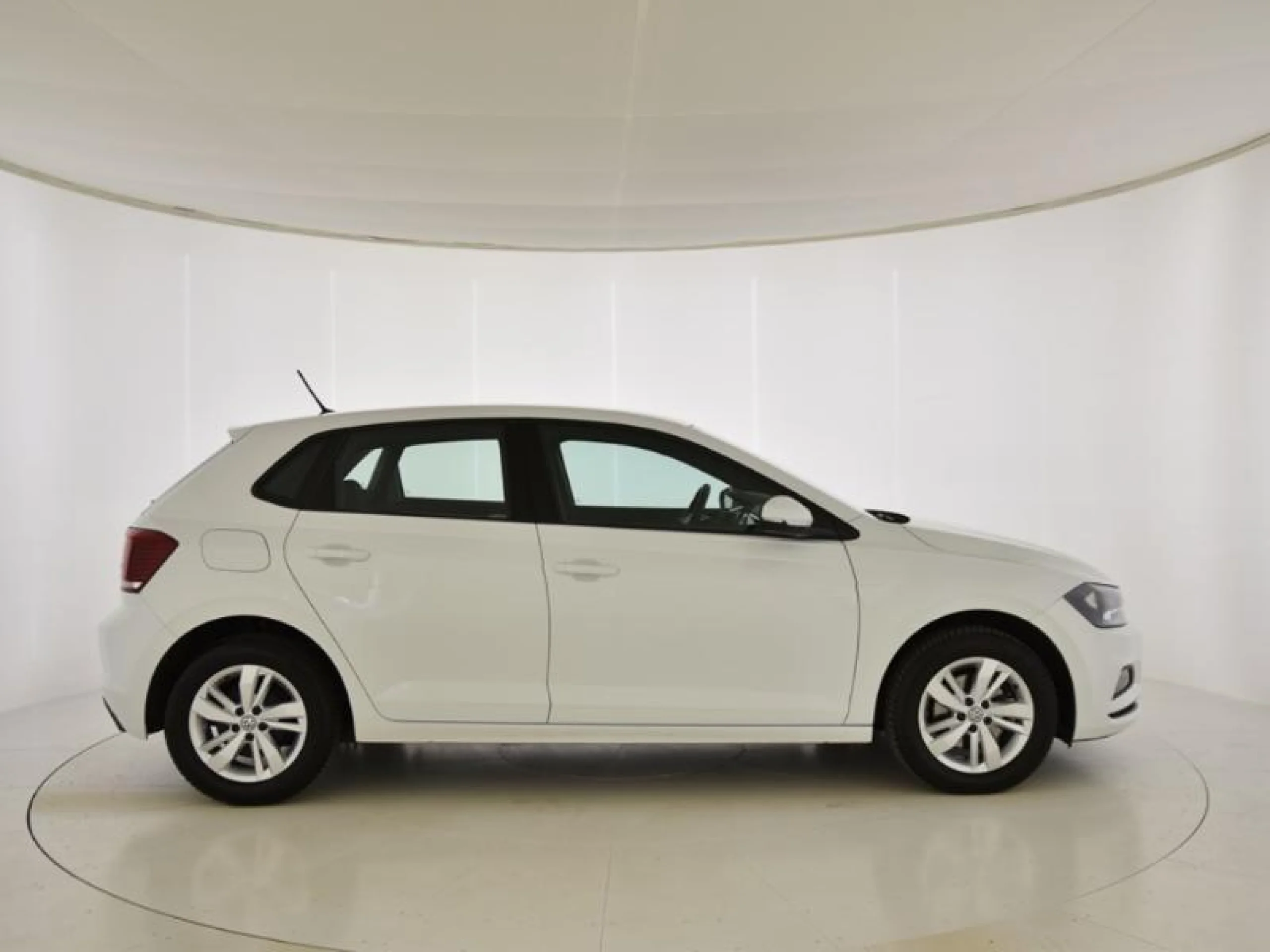 VOLKSWAGEN POLO ADVANCE 1.6 TDI 70KW (95CV) - Foto 3