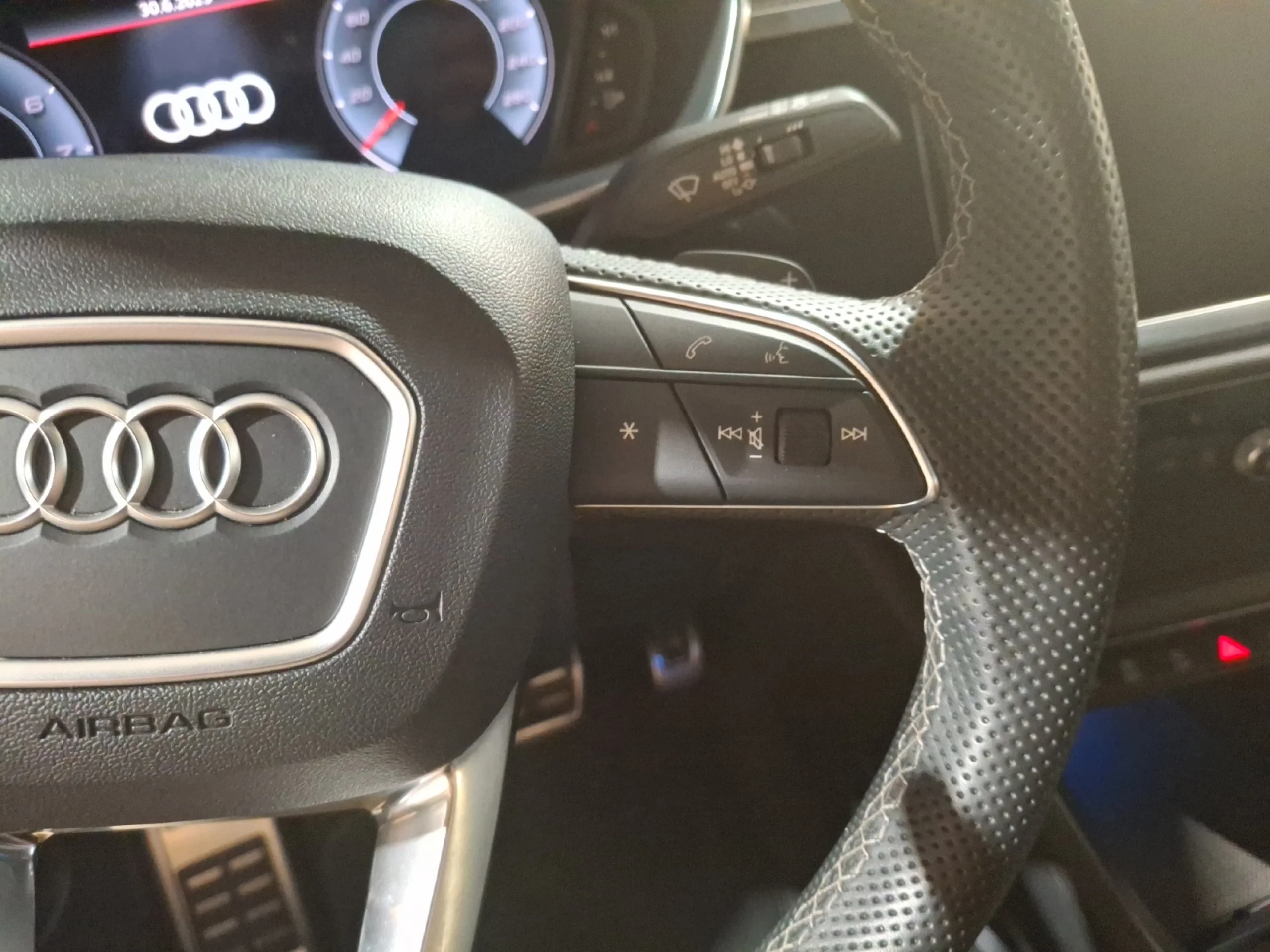 AUDI Q3 SPORTBACK 35 TFSI 110KW(150CV) S TRONIC BLACK LINE - Foto 13