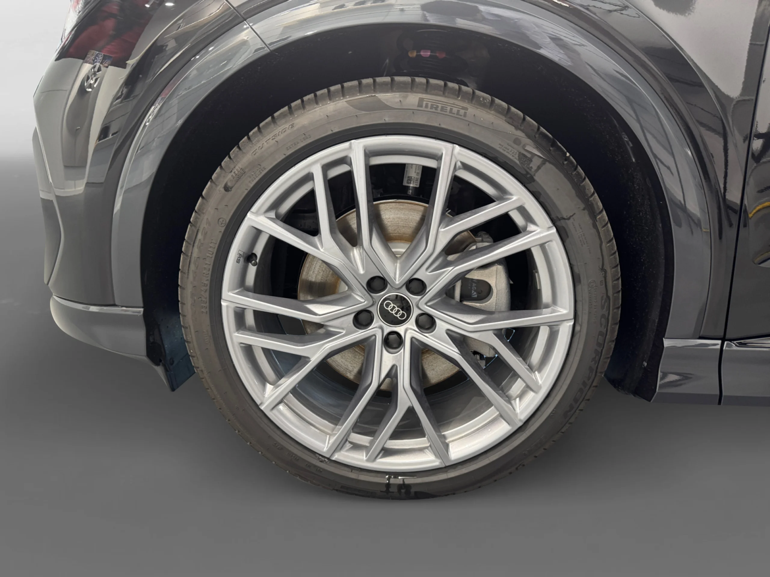 AUDI Q4 E TRON GENUINE EDITION 45 E TRON 210KW 82KWH - Foto 8
