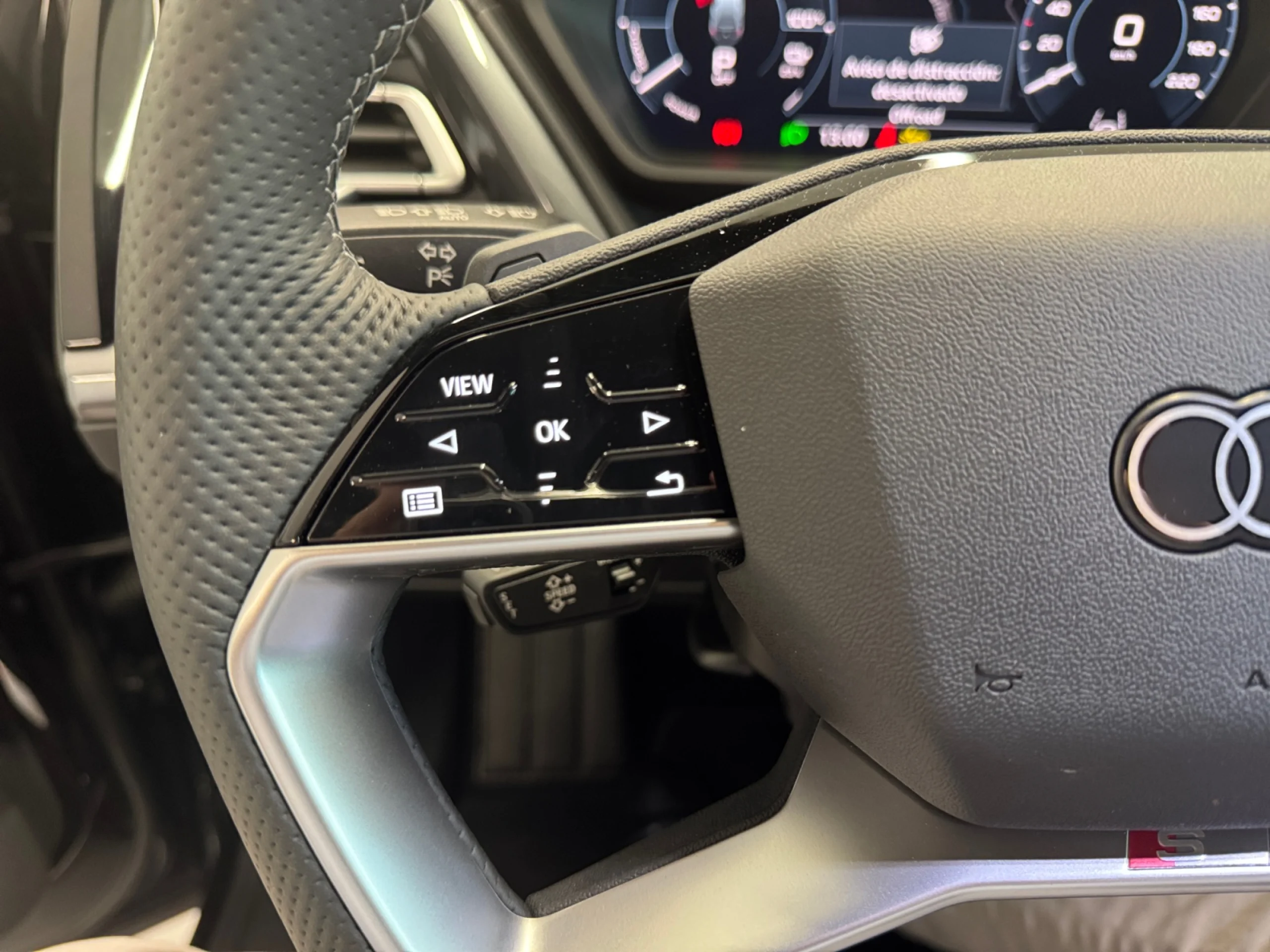 AUDI Q4 E TRON GENUINE EDITION 45 E TRON 210KW 82KWH - Foto 11