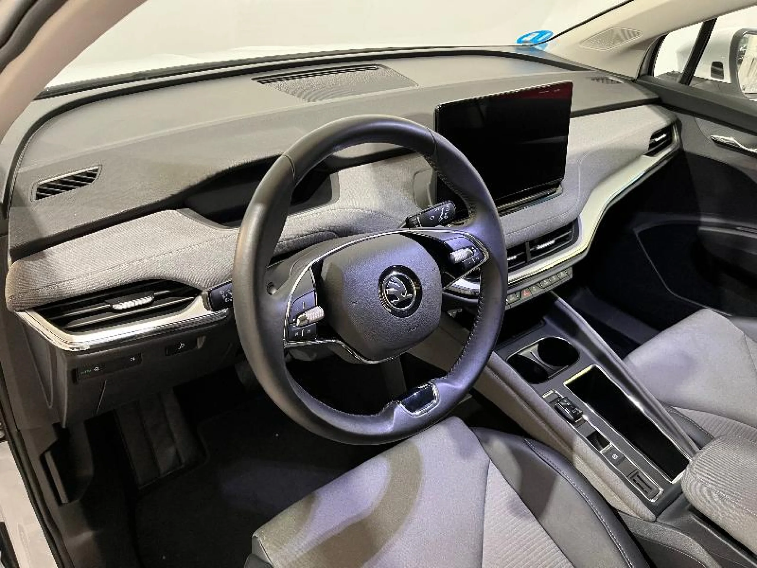 SKODA ENYAQ IV 80 150 KW (204 CV) 82 KWH (77 KWH NET - Foto 4