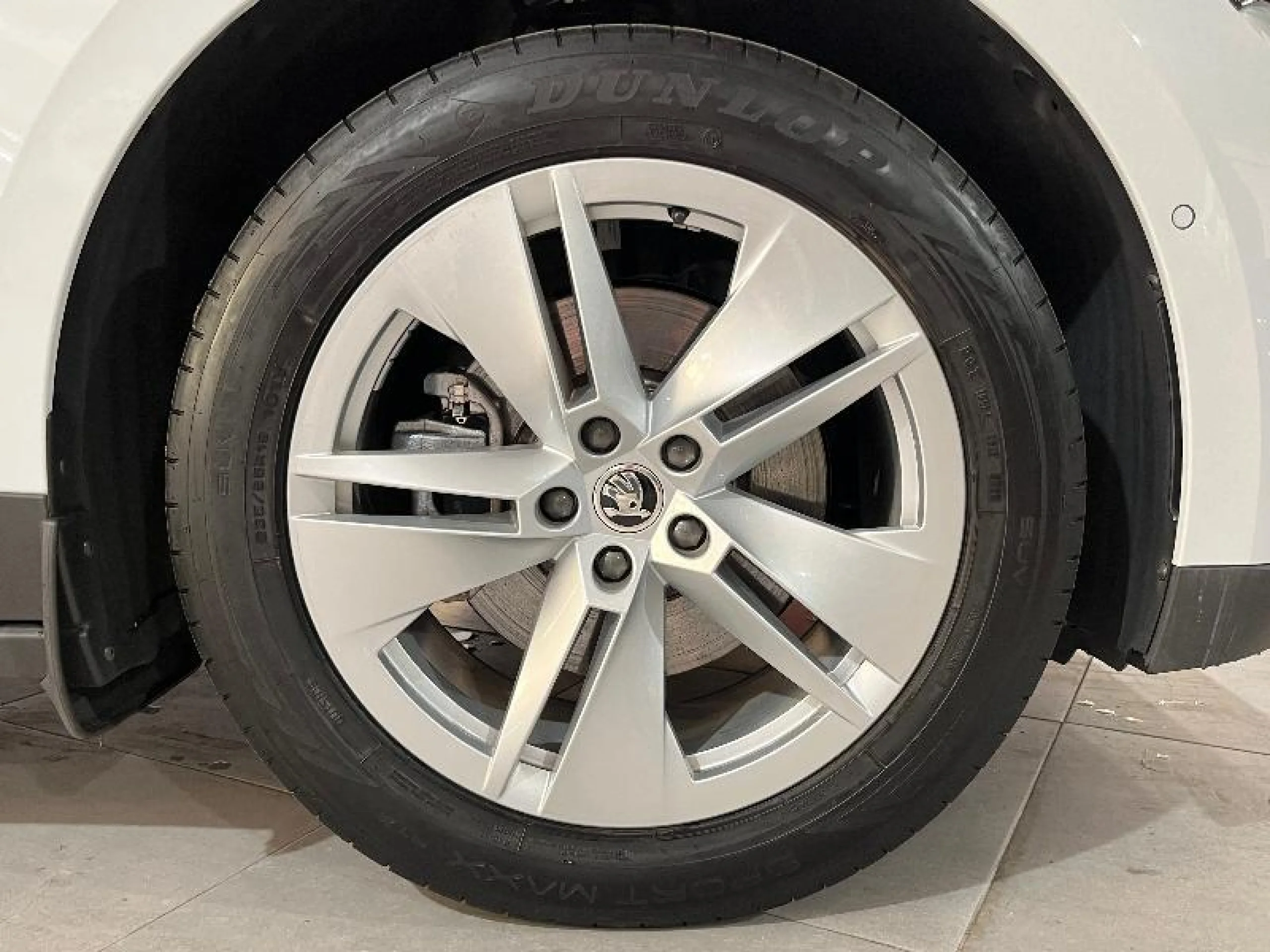 SKODA ENYAQ IV 80 150 KW (204 CV) 82 KWH (77 KWH NET - Foto 8