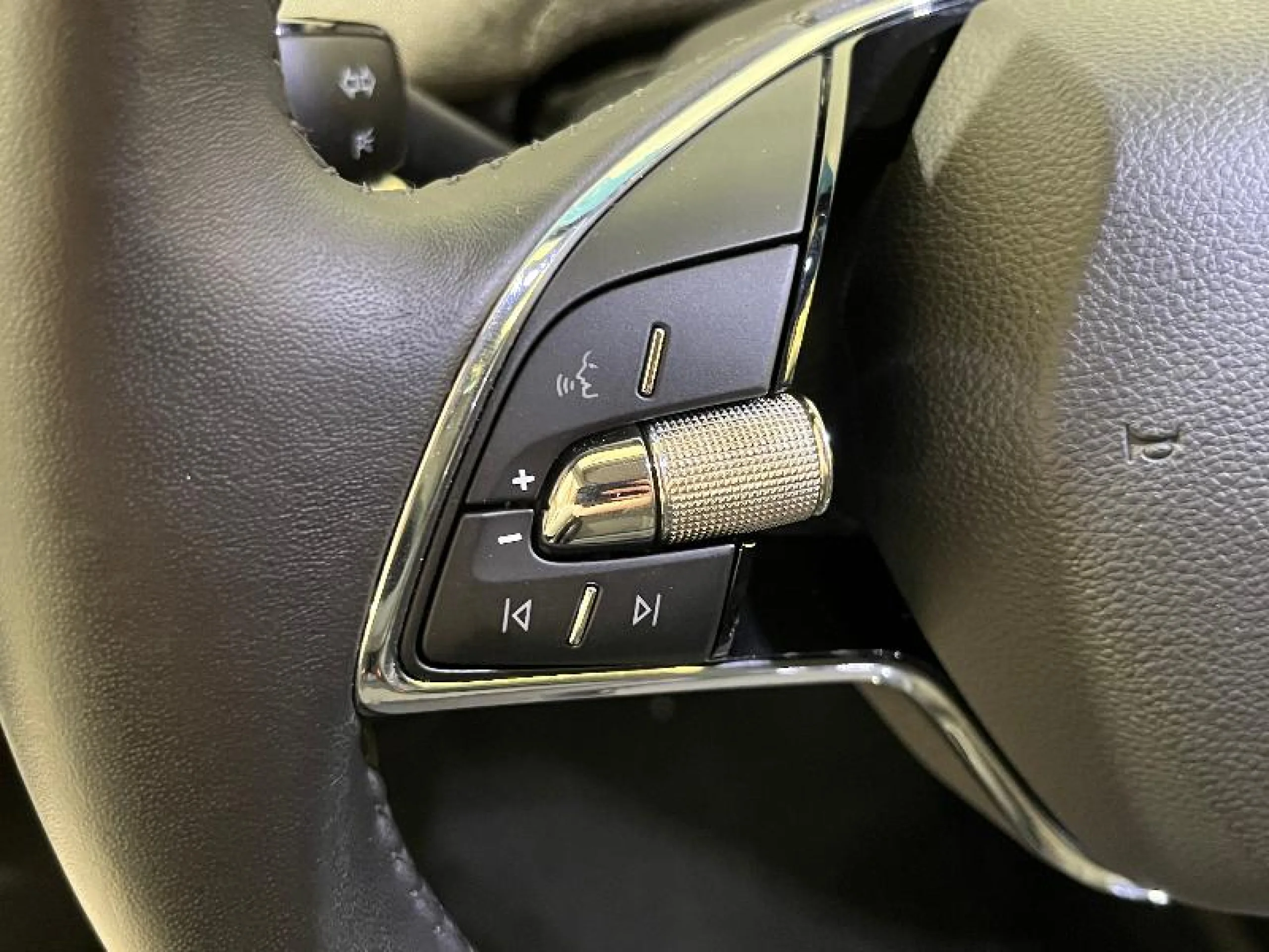 SKODA ENYAQ IV 80 150 KW (204 CV) 82 KWH (77 KWH NET - Foto 10