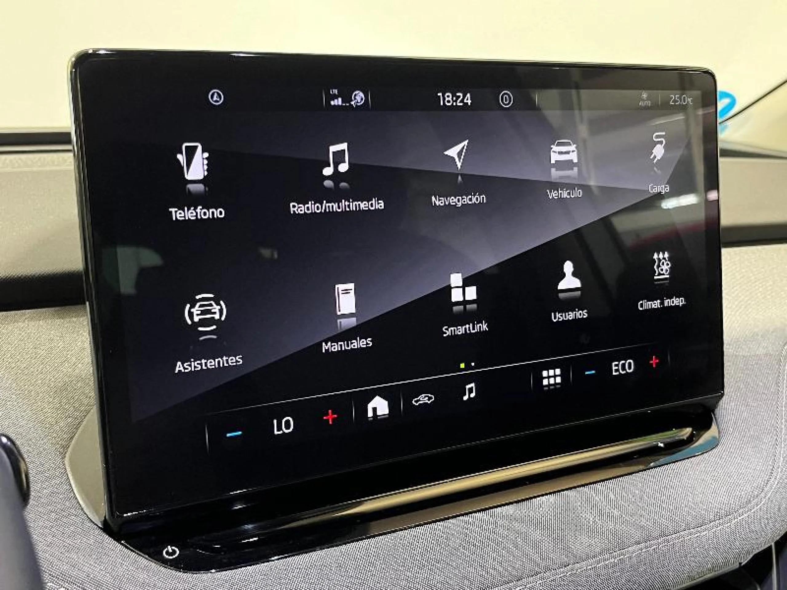 SKODA ENYAQ IV 80 150 KW (204 CV) 82 KWH (77 KWH NET - Foto 13