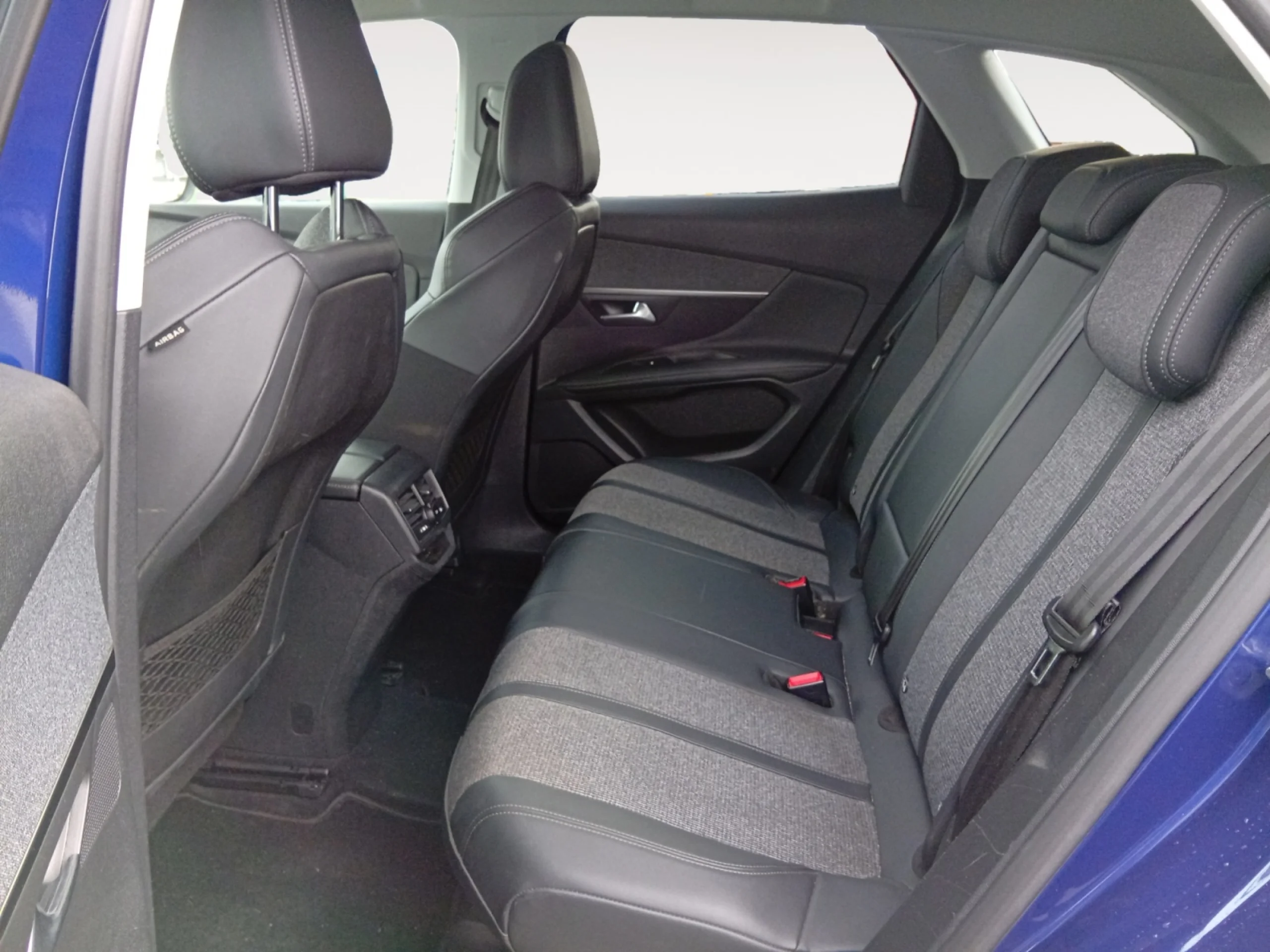 PEUGEOT 3008 ALLURE BLUEHDI 96KW (130CV) S - Foto 6