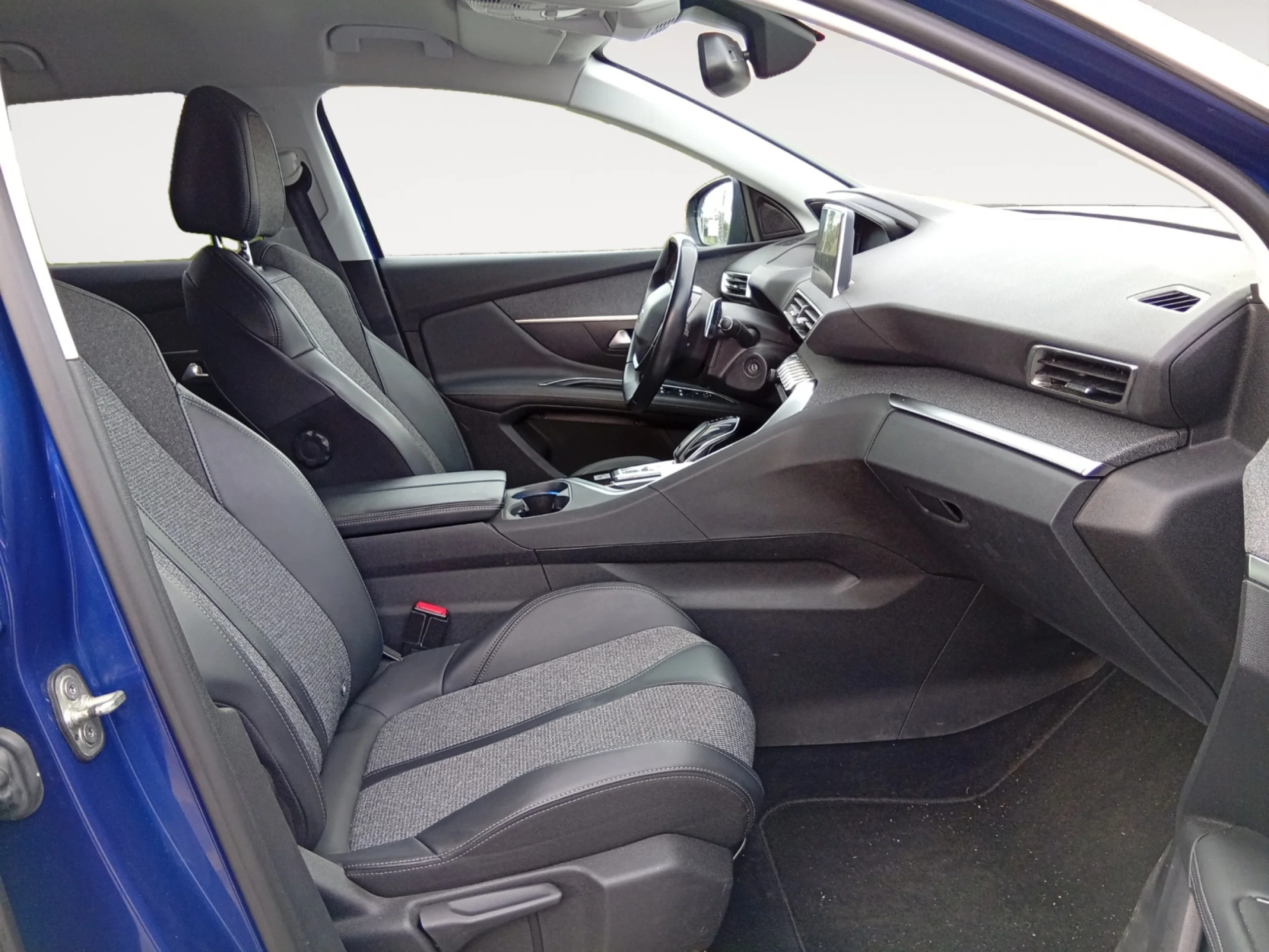 PEUGEOT 3008 ALLURE BLUEHDI 96KW (130CV) S - Foto 5