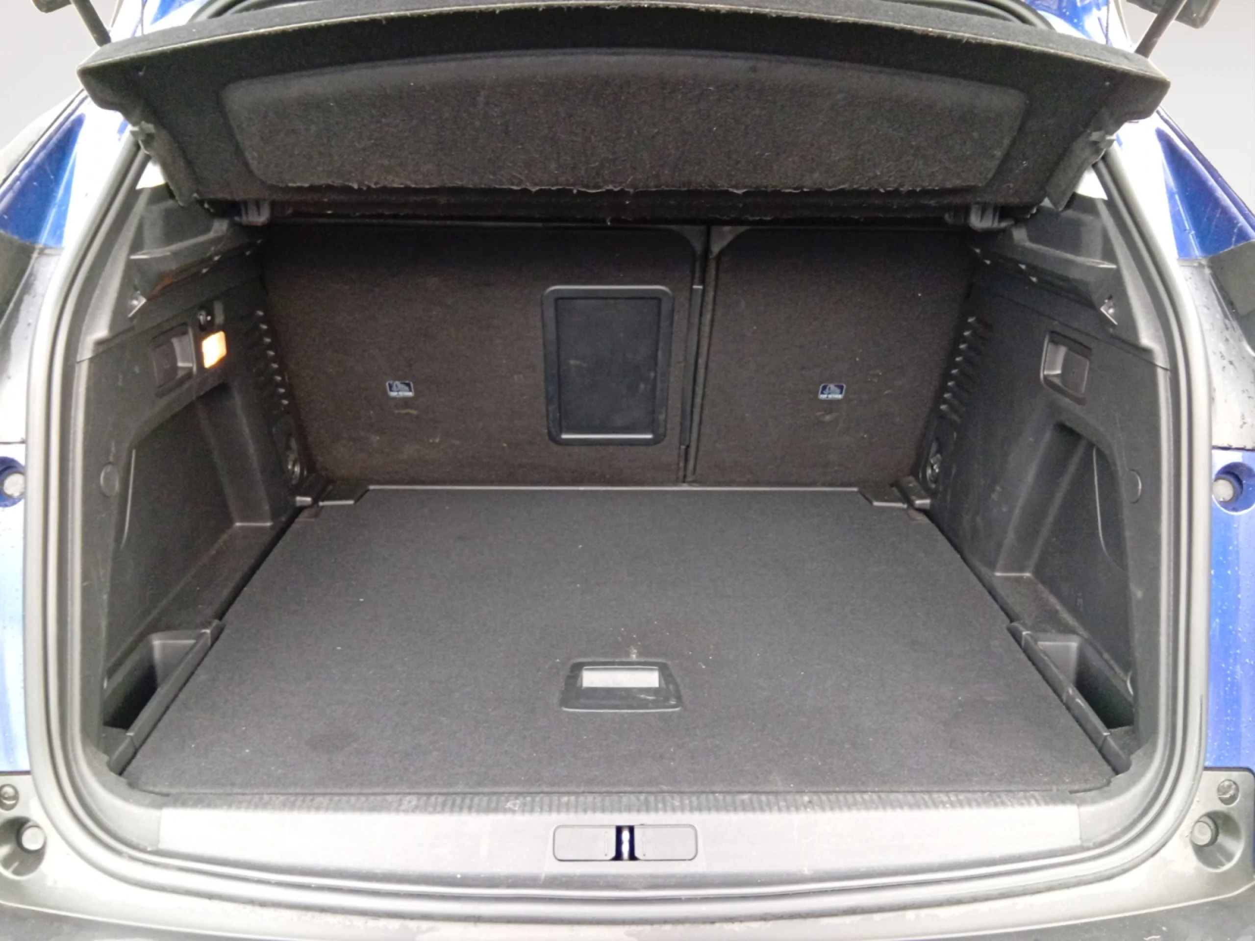 PEUGEOT 3008 ALLURE BLUEHDI 96KW (130CV) S - Foto 7