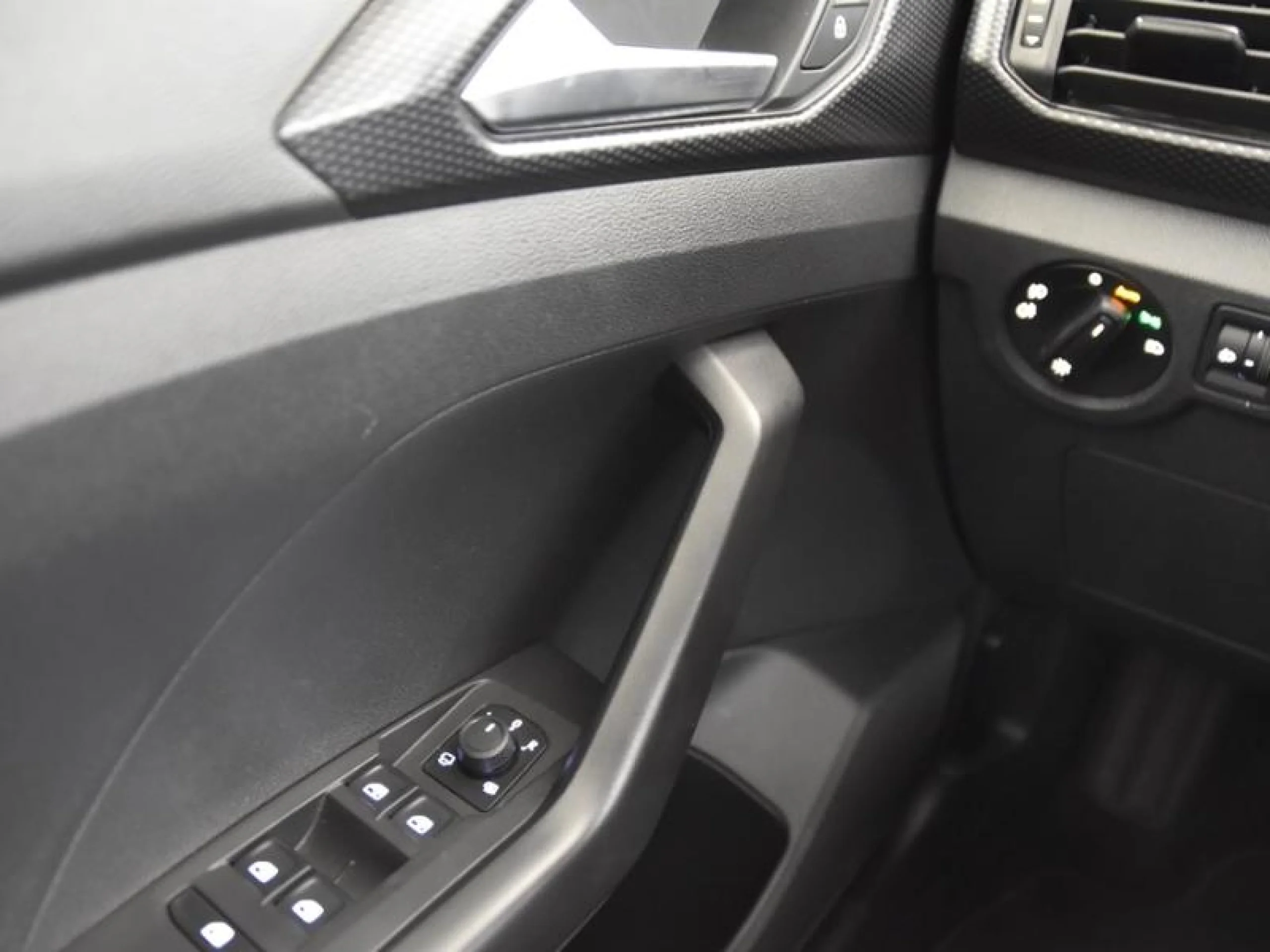 VOLKSWAGEN T CROSS ADVANCE 1.0 TSI 81KW (110CV) - Foto 15
