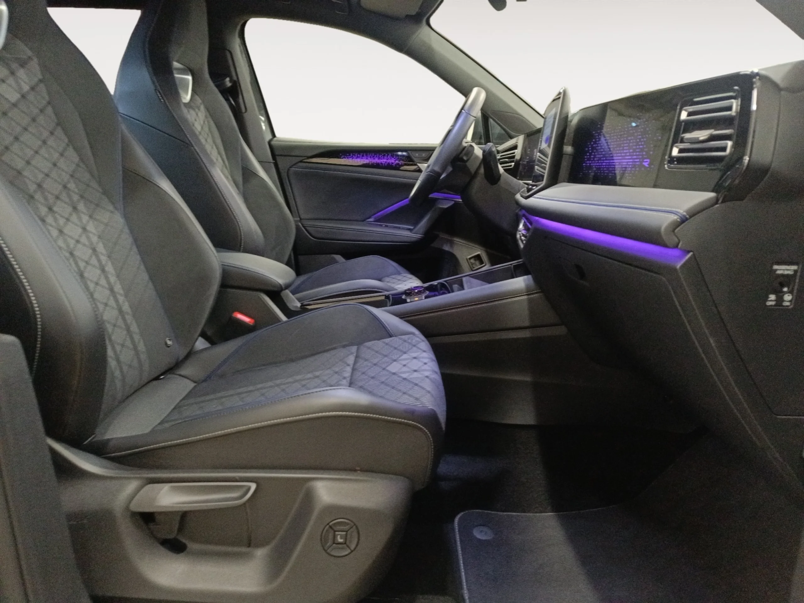 VOLKSWAGEN TIGUAN TIGUAN R LINE 1.5 TSI EHYBRID 110 KW (150 CV) / 85 KW (115 CV)  AUTOM TICO DSG 6 VEL. - Foto 5