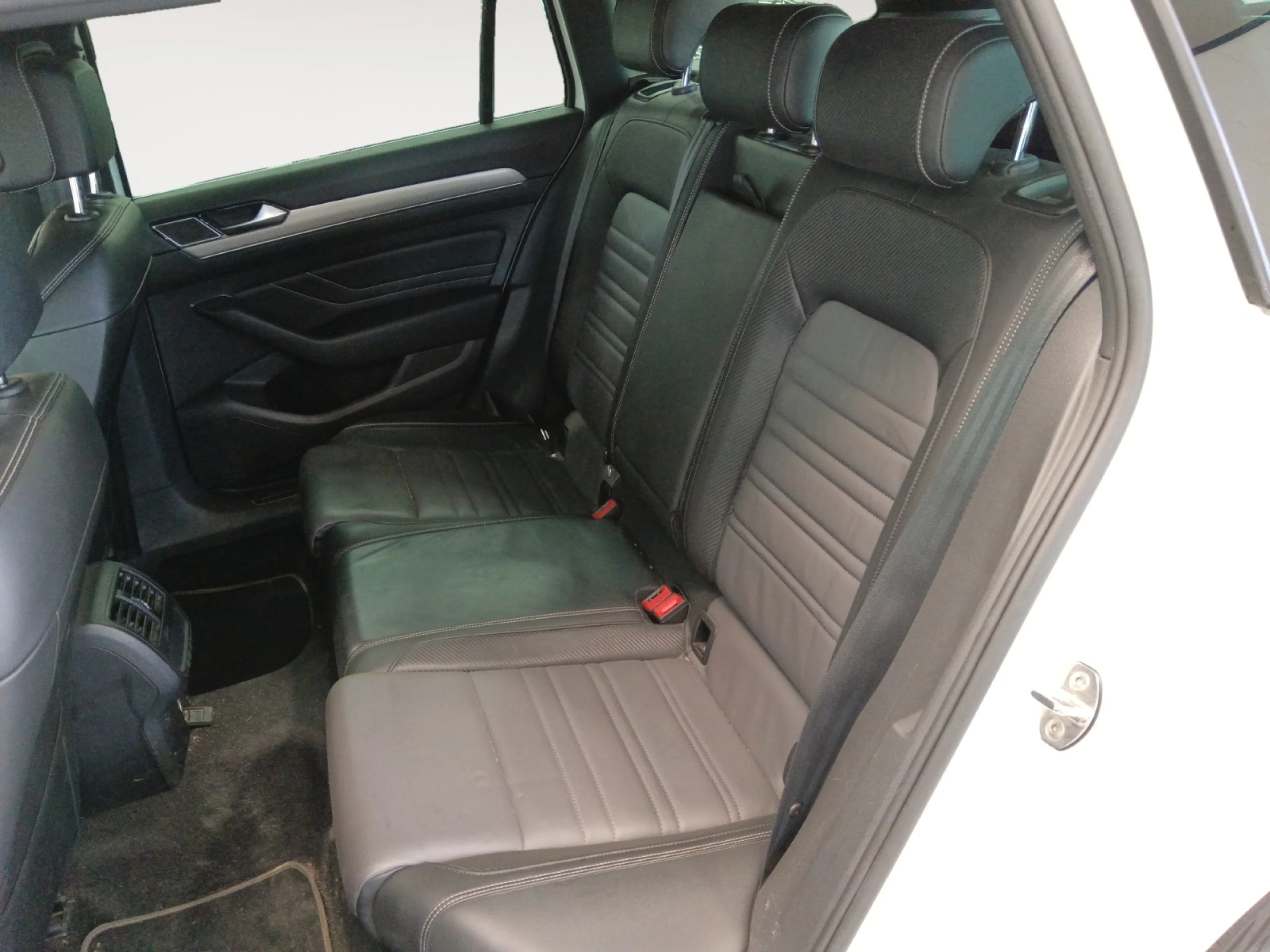 VOLKSWAGEN PASSAT VARIANT R LINE 2.0 TDI 147KW (200CV) DSG - Foto 6