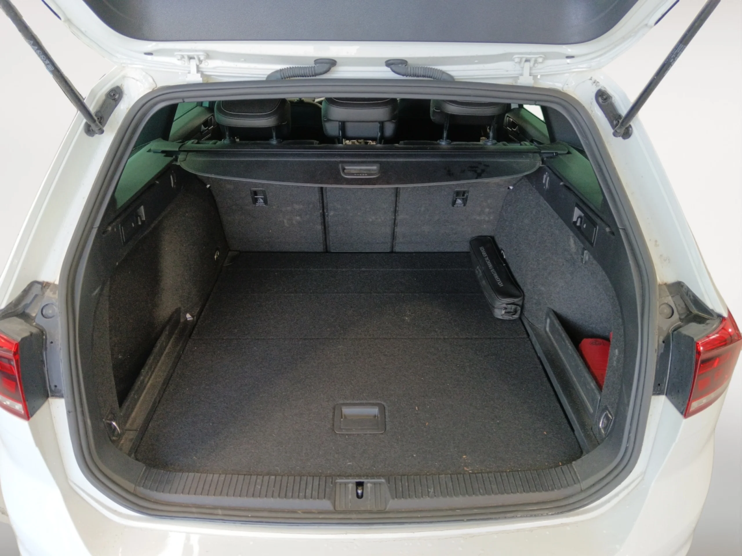 VOLKSWAGEN PASSAT VARIANT R LINE 2.0 TDI 147KW (200CV) DSG - Foto 7