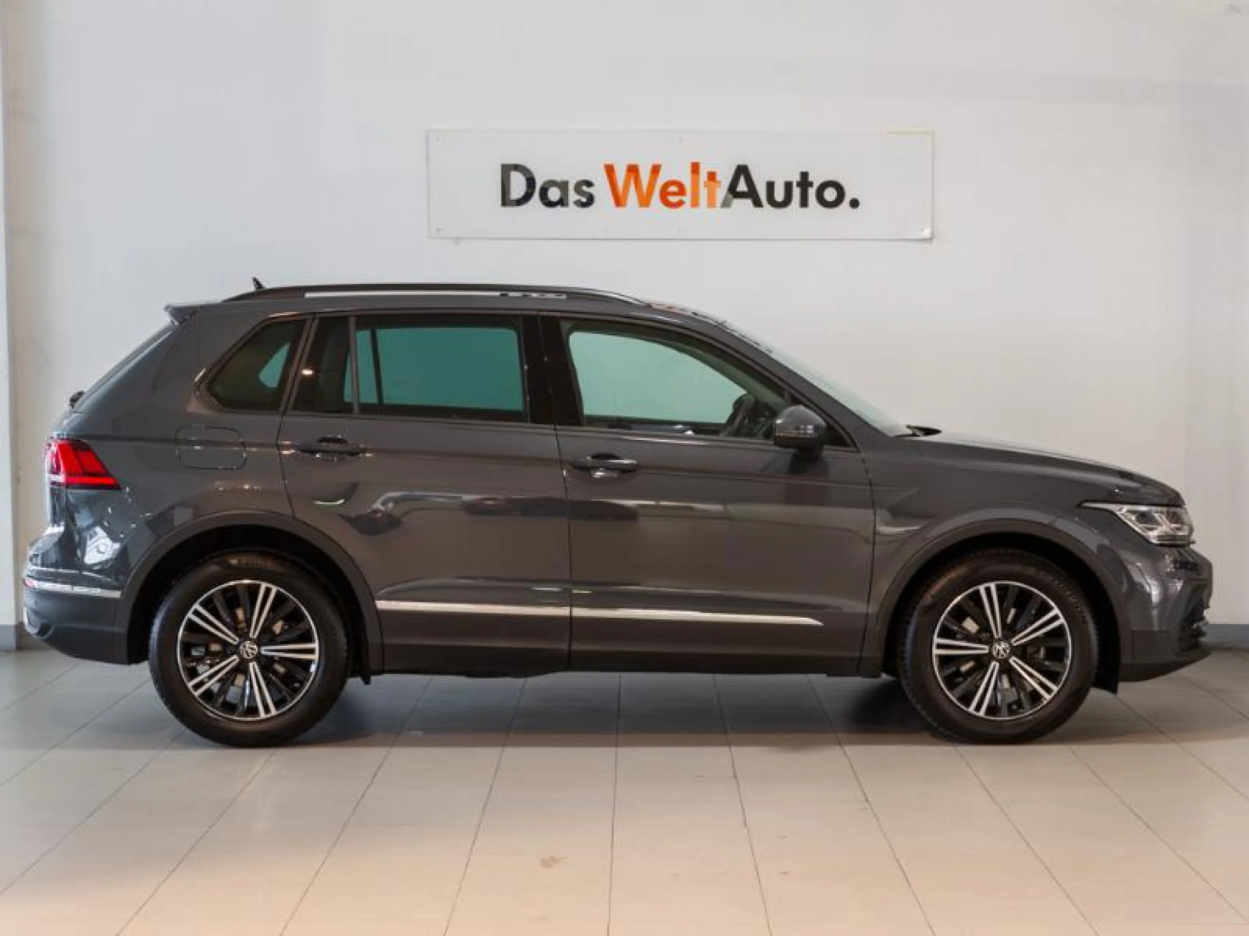 VOLKSWAGEN TIGUAN URBAN SPORT 2.0 TDI 110KW (150CV) - Foto 3