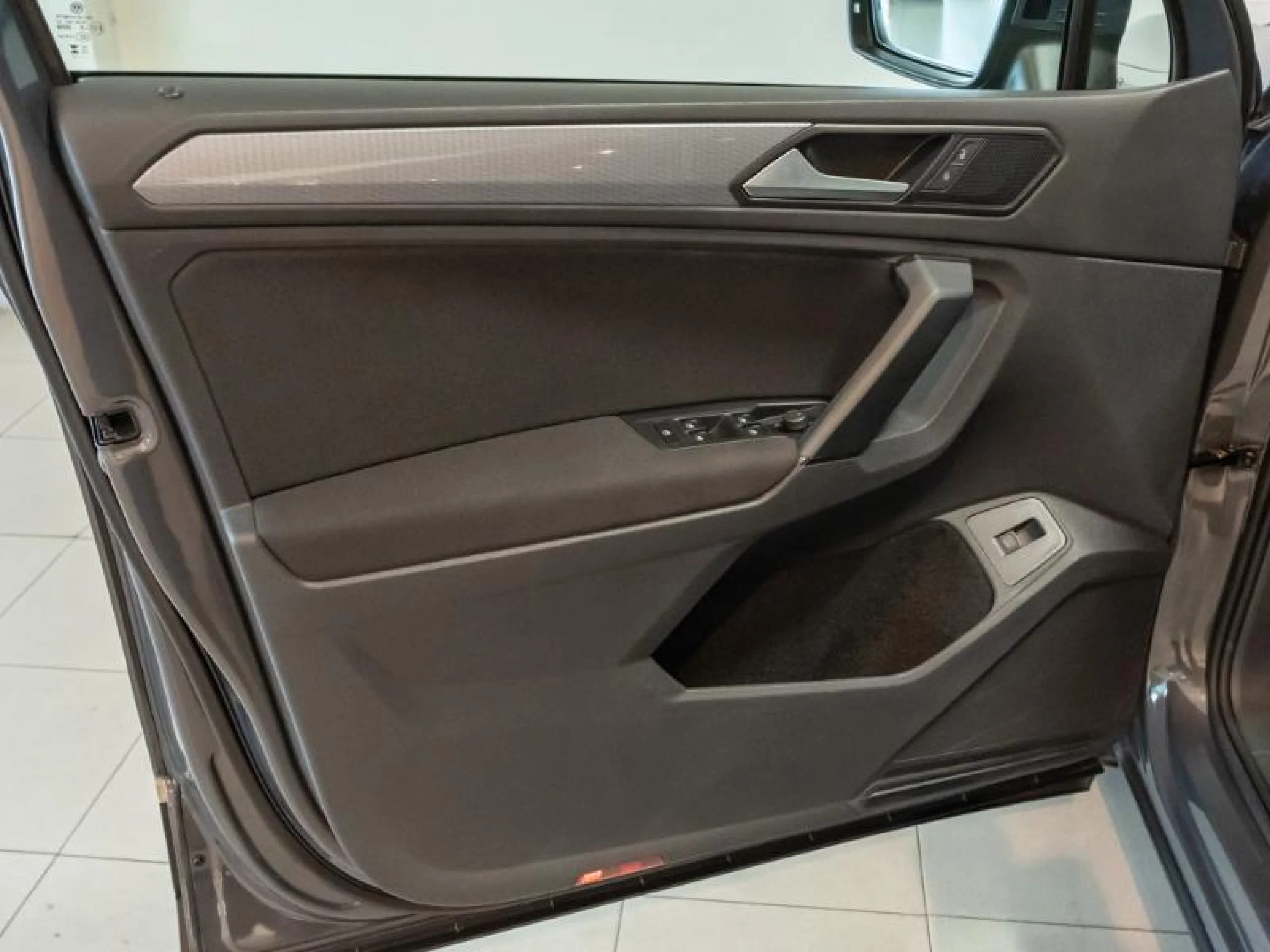 VOLKSWAGEN TIGUAN URBAN SPORT 2.0 TDI 110KW (150CV) - Foto 12