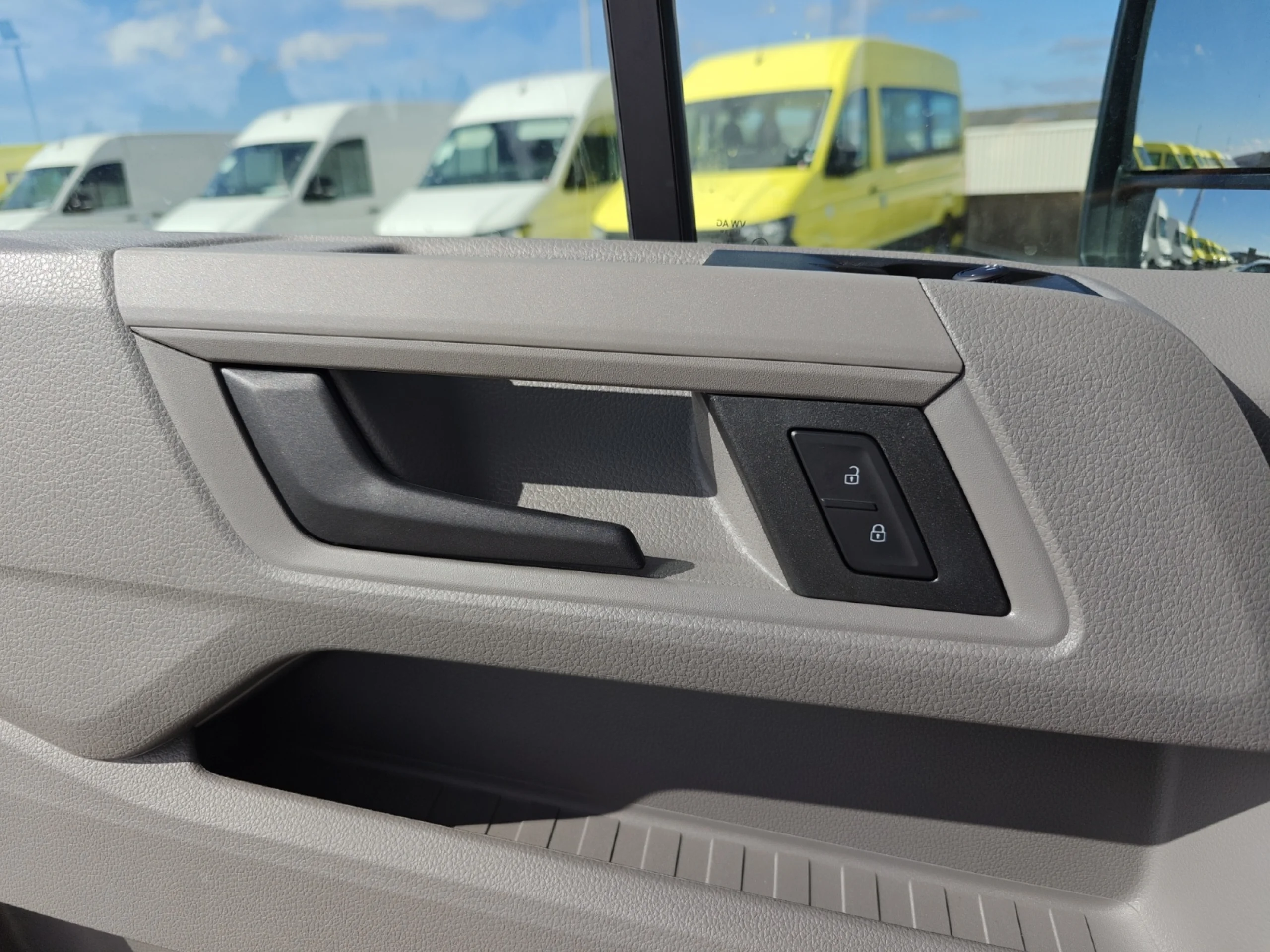 VOLKSWAGEN CRAFTER 35 FURGÓN BM TN L3H2 2.0TDI 103KW(140CV) - Foto 13