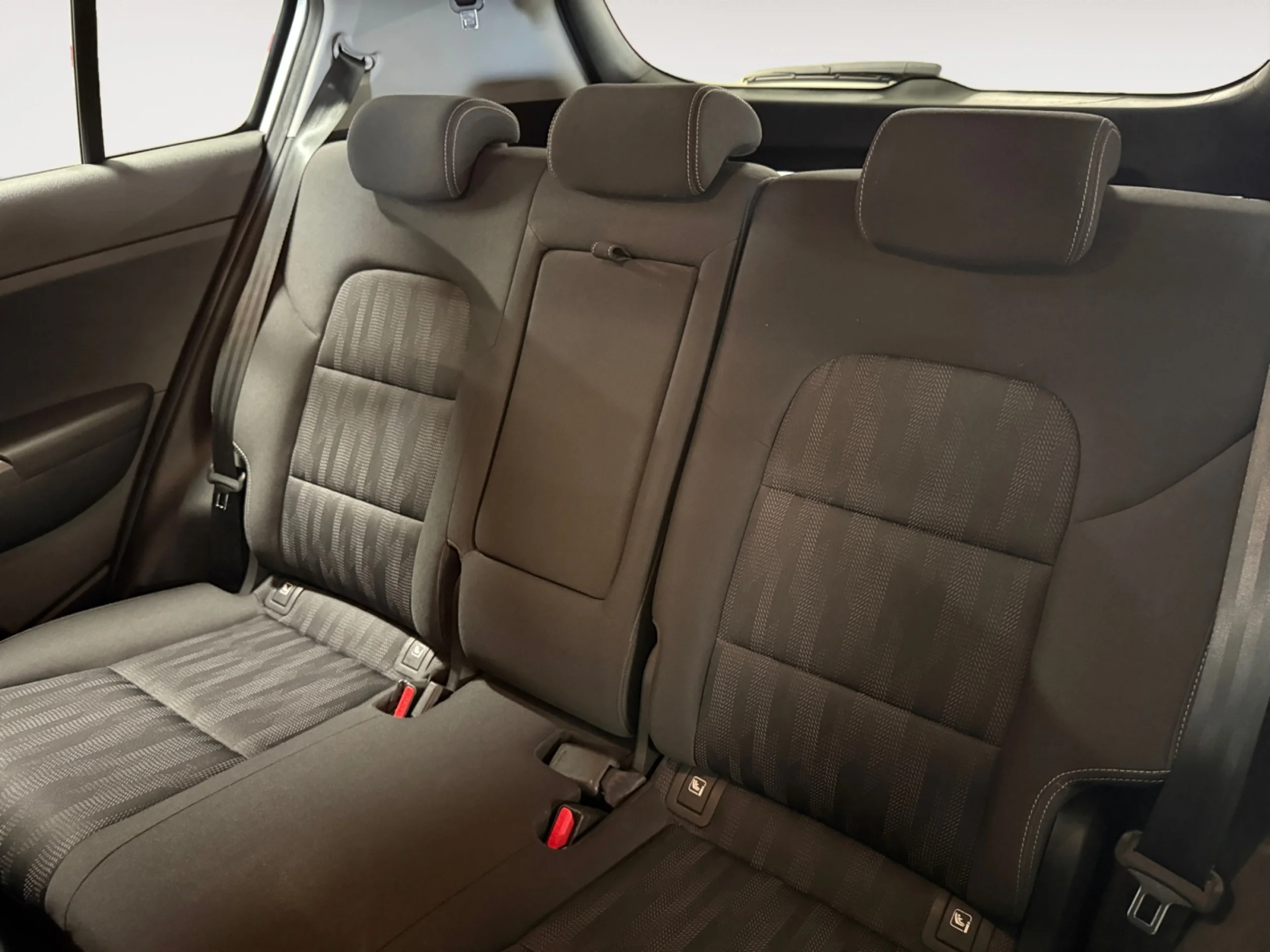 KIA SPORTAGE 1.6 CRDI MHEV 100KW (136CV) BUSINESS 4X2 - Foto 6