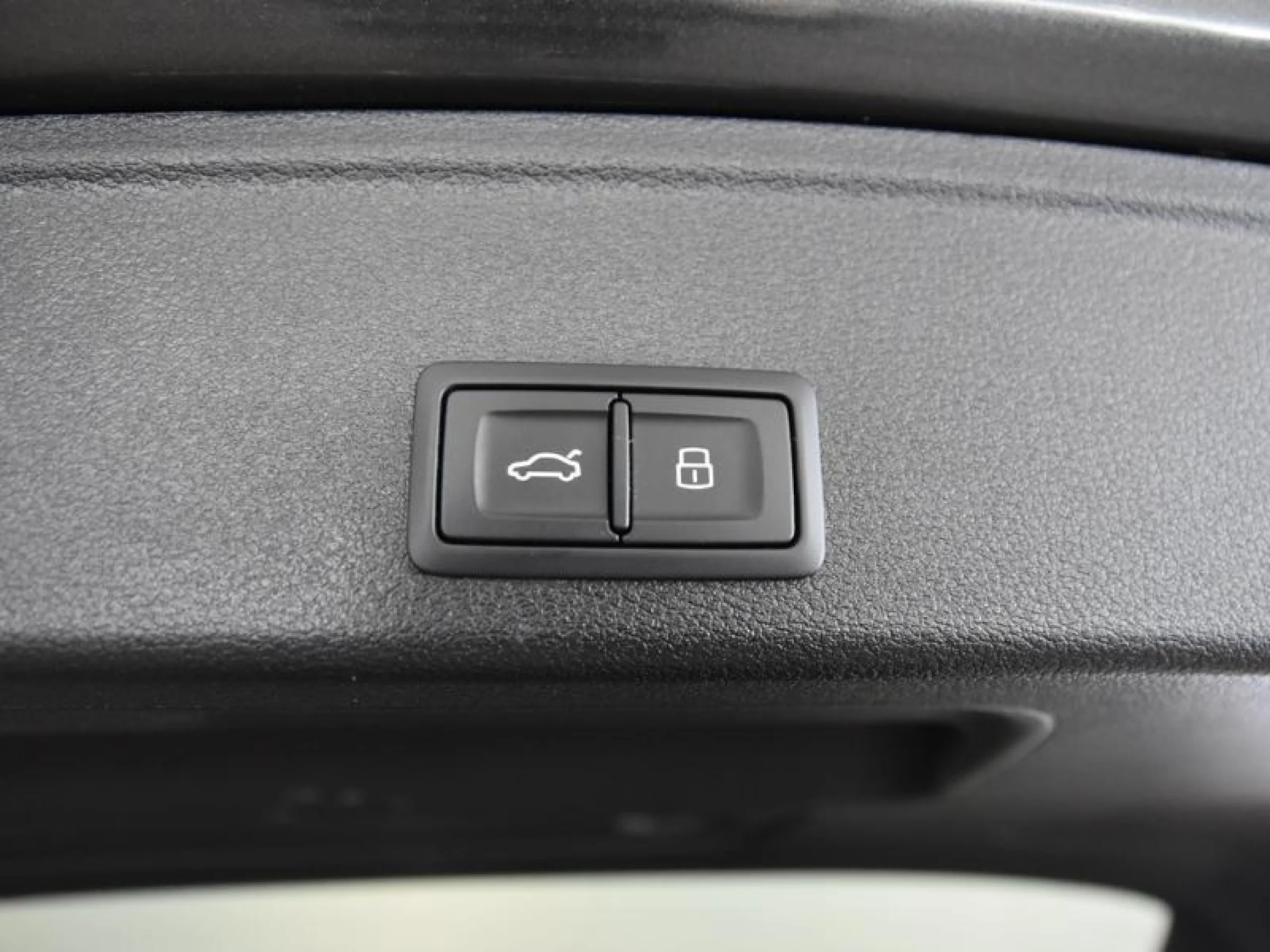 AUDI A4 AVANT BLACK LINE 35 TFSI 110KW S TRONIC - Foto 10