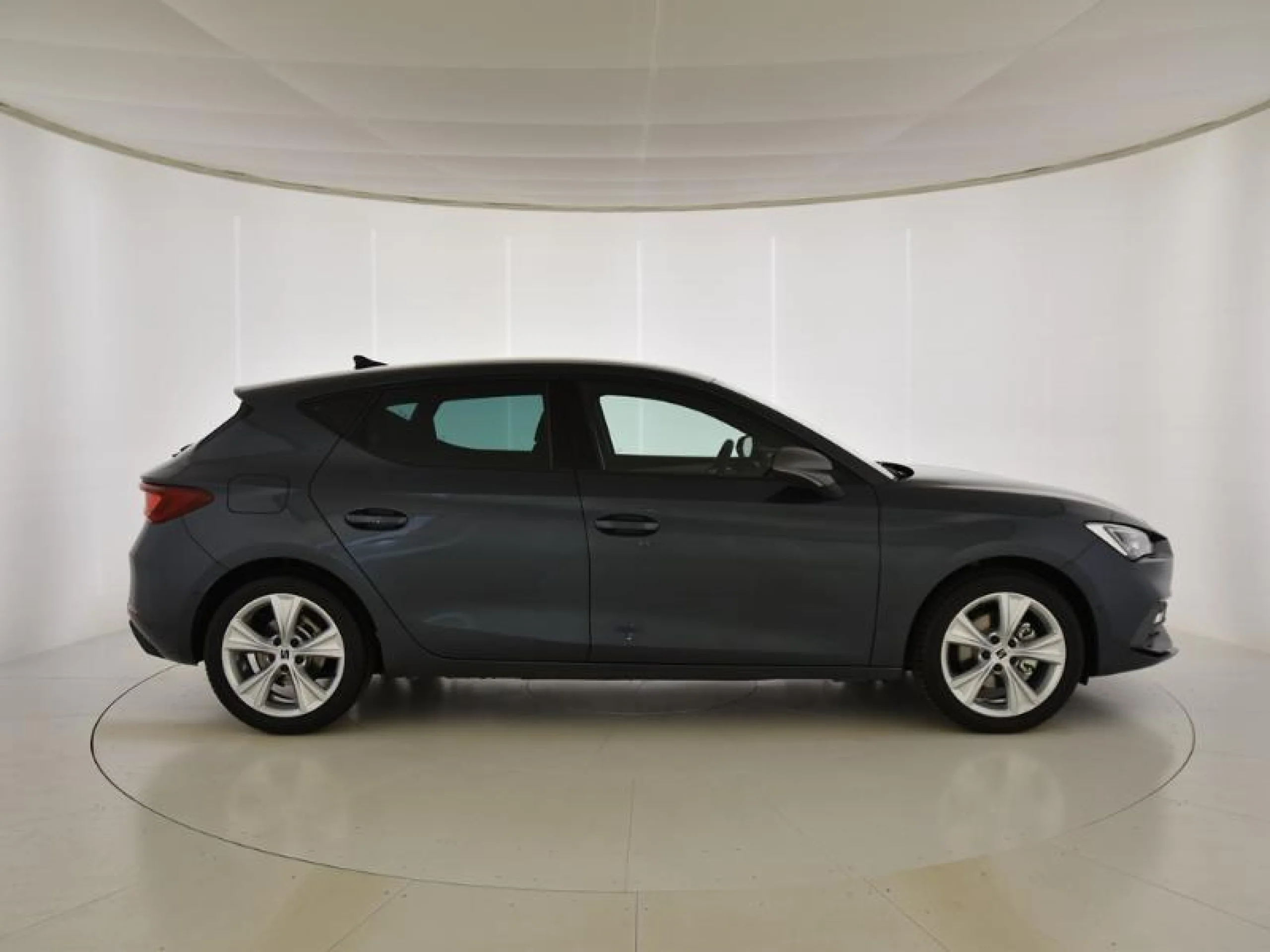 SEAT LEON LEON 1.0 ETSI 81 KW (110 CV) DSG FR 25: ANIVERSARIO - Foto 3