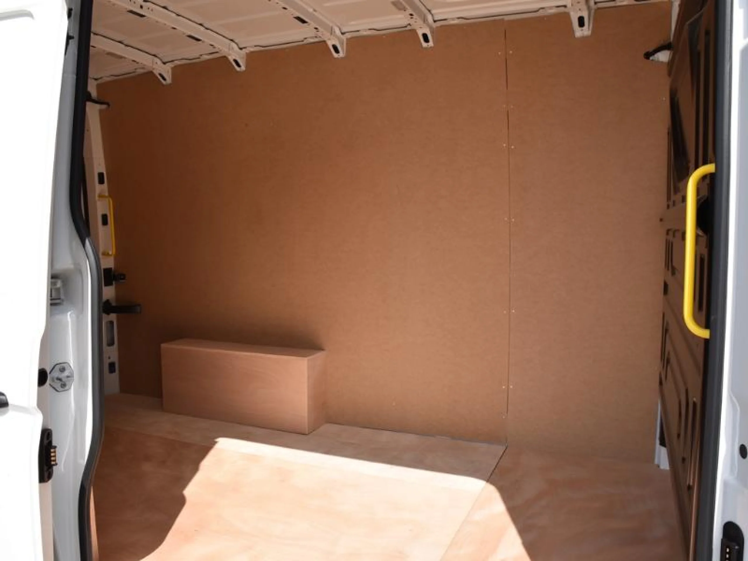 VOLKSWAGEN CRAFTER 35 FURGÓN BM TN L3H2 2.0TDI 103KW(140CV) - Foto 6