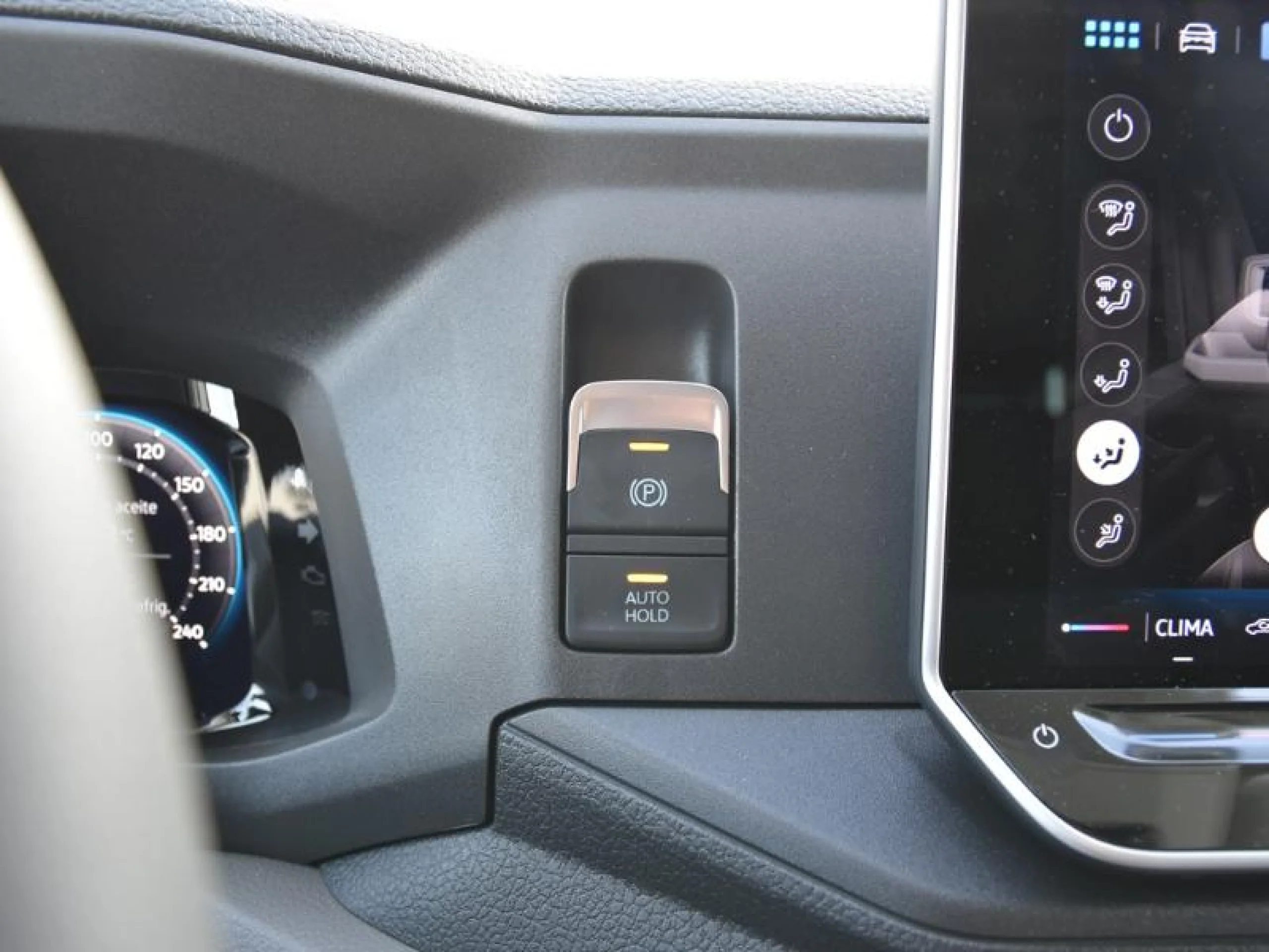 VOLKSWAGEN CRAFTER 35 FURGÓN BM TN L3H2 2.0TDI 103KW(140CV) - Foto 14