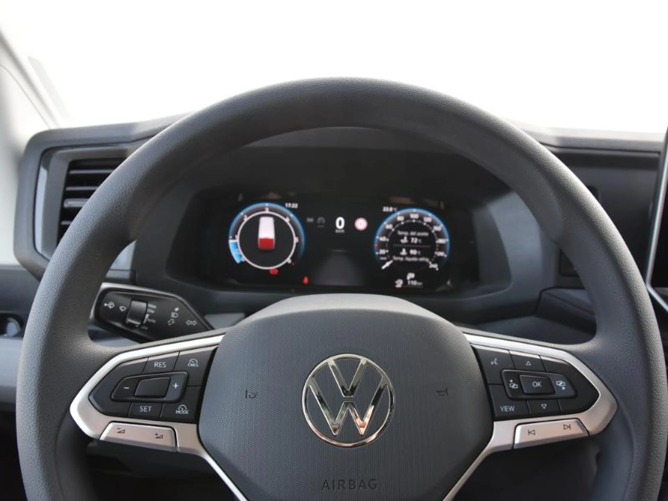 VOLKSWAGEN CRAFTER 35 FURGÓN BM TN L3H2 2.0TDI 103KW(140CV) - Foto 16