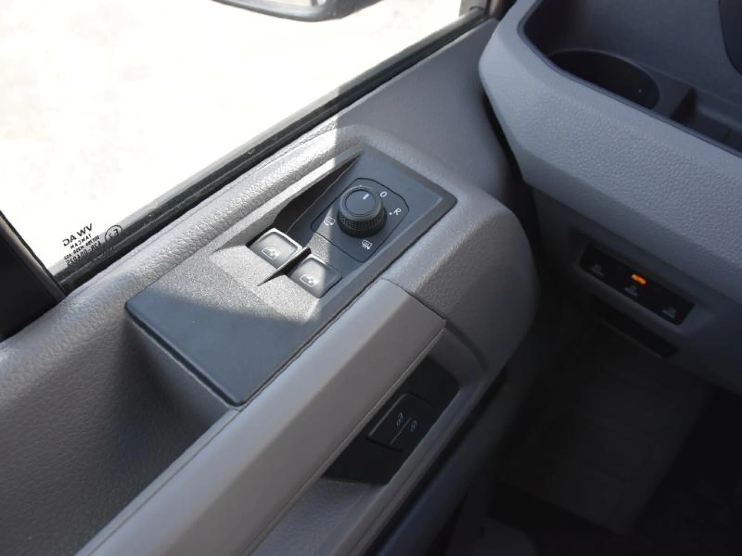 VOLKSWAGEN CRAFTER 35 FURGÓN BM TN L3H2 2.0TDI 103KW(140CV) - Foto 19