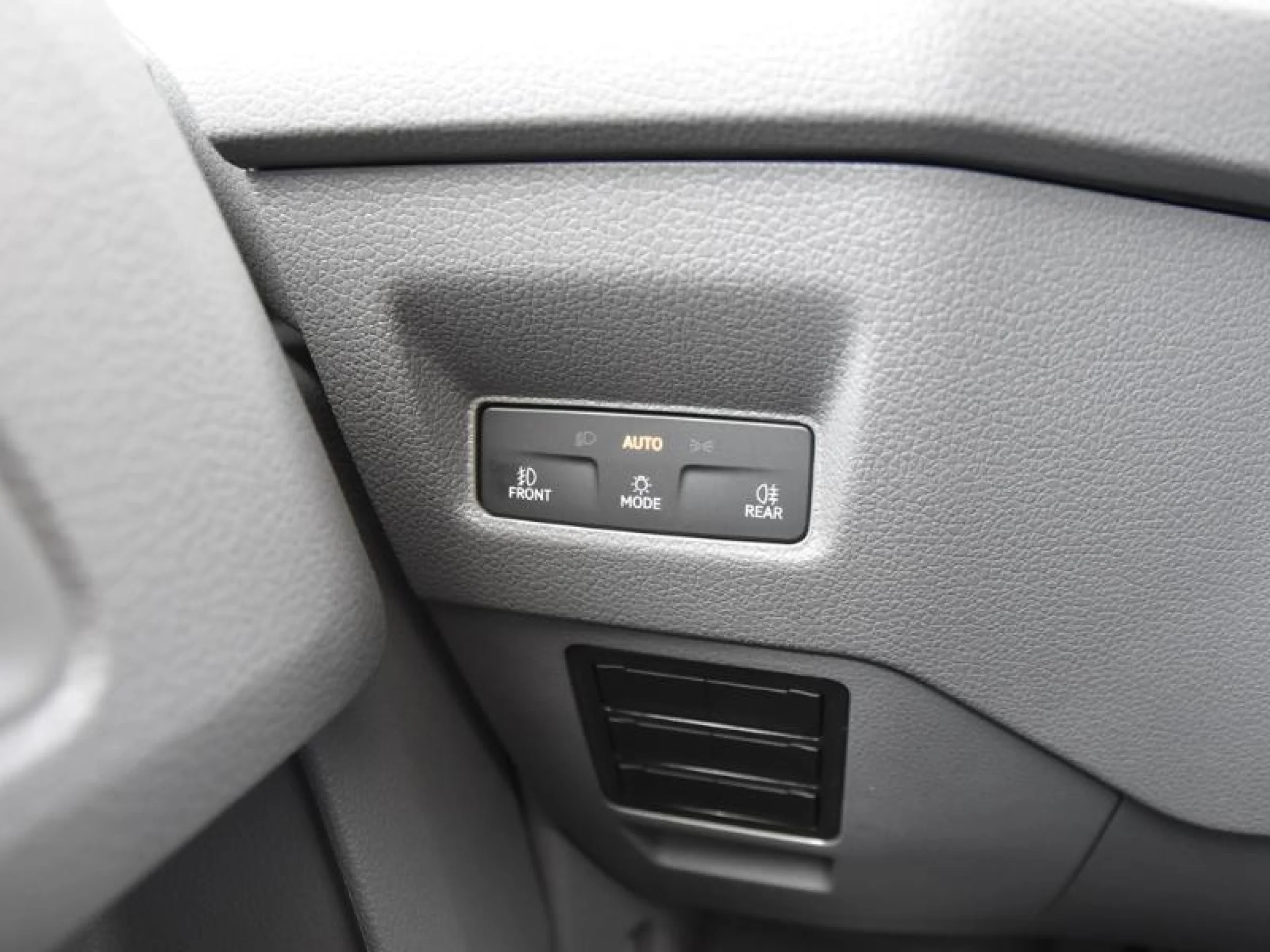 VOLKSWAGEN CRAFTER 35 FURGÓN BM TN L3H2 2.0TDI 103KW(140CV) - Foto 20