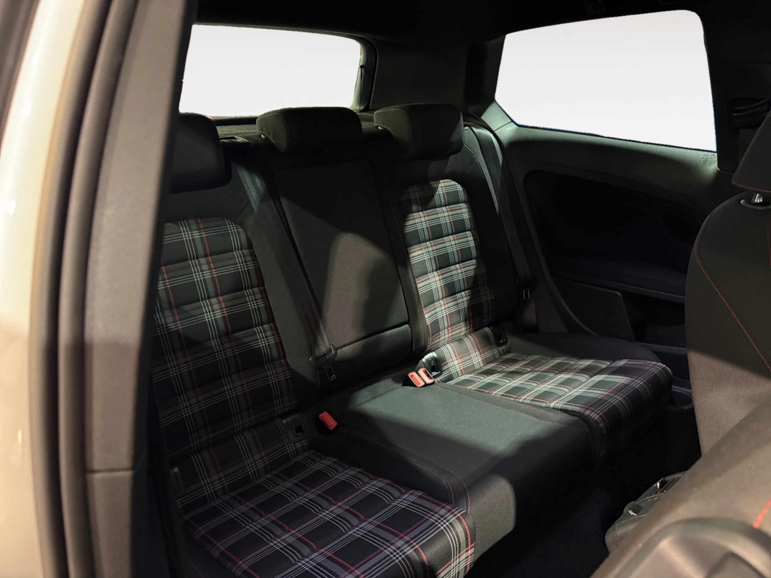 VOLKSWAGEN GOLF 2.0 TSI 210CV DSG 6 VEL GTI - Foto 6